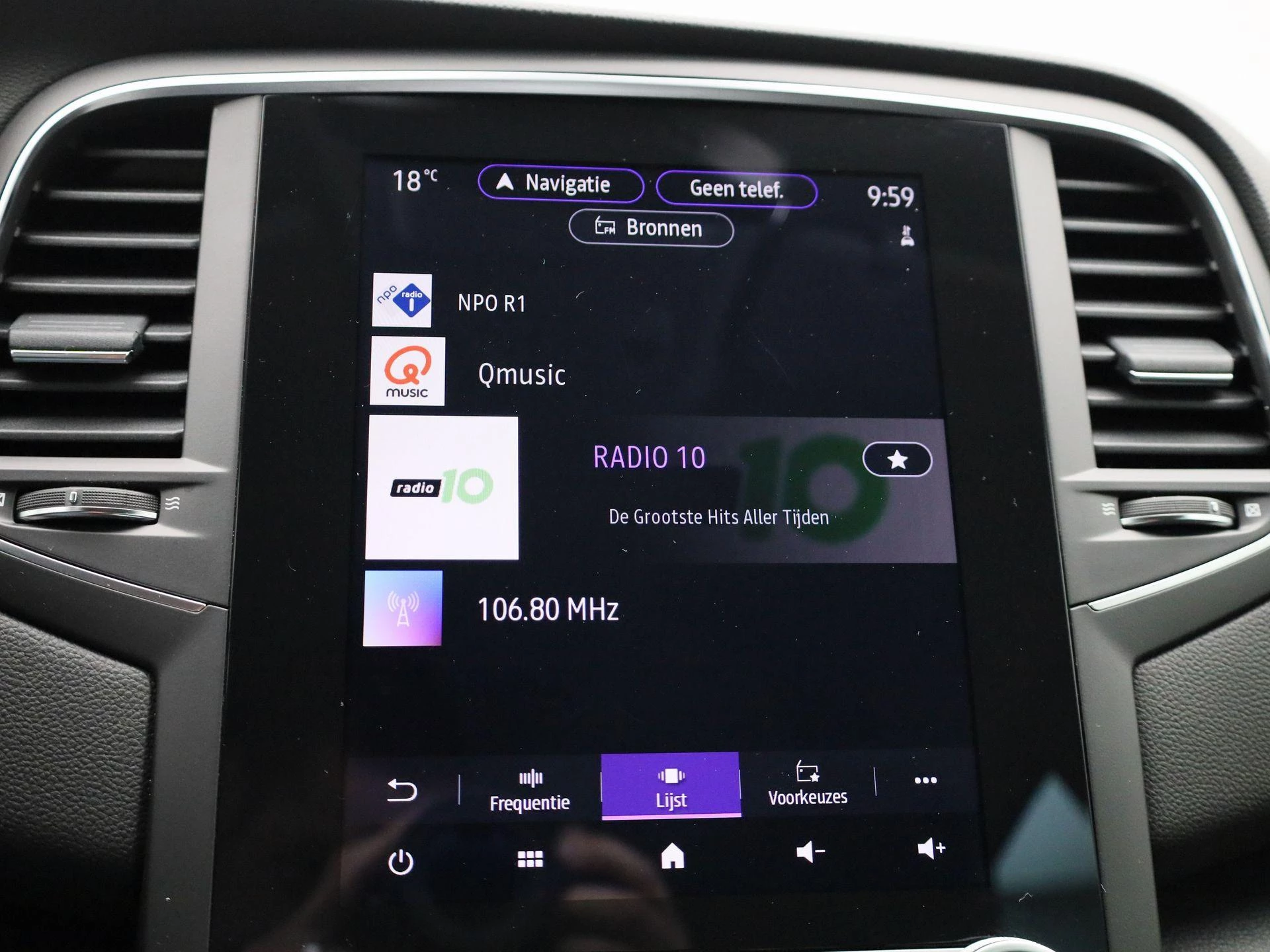 Renault-Mégane Estate-image-23