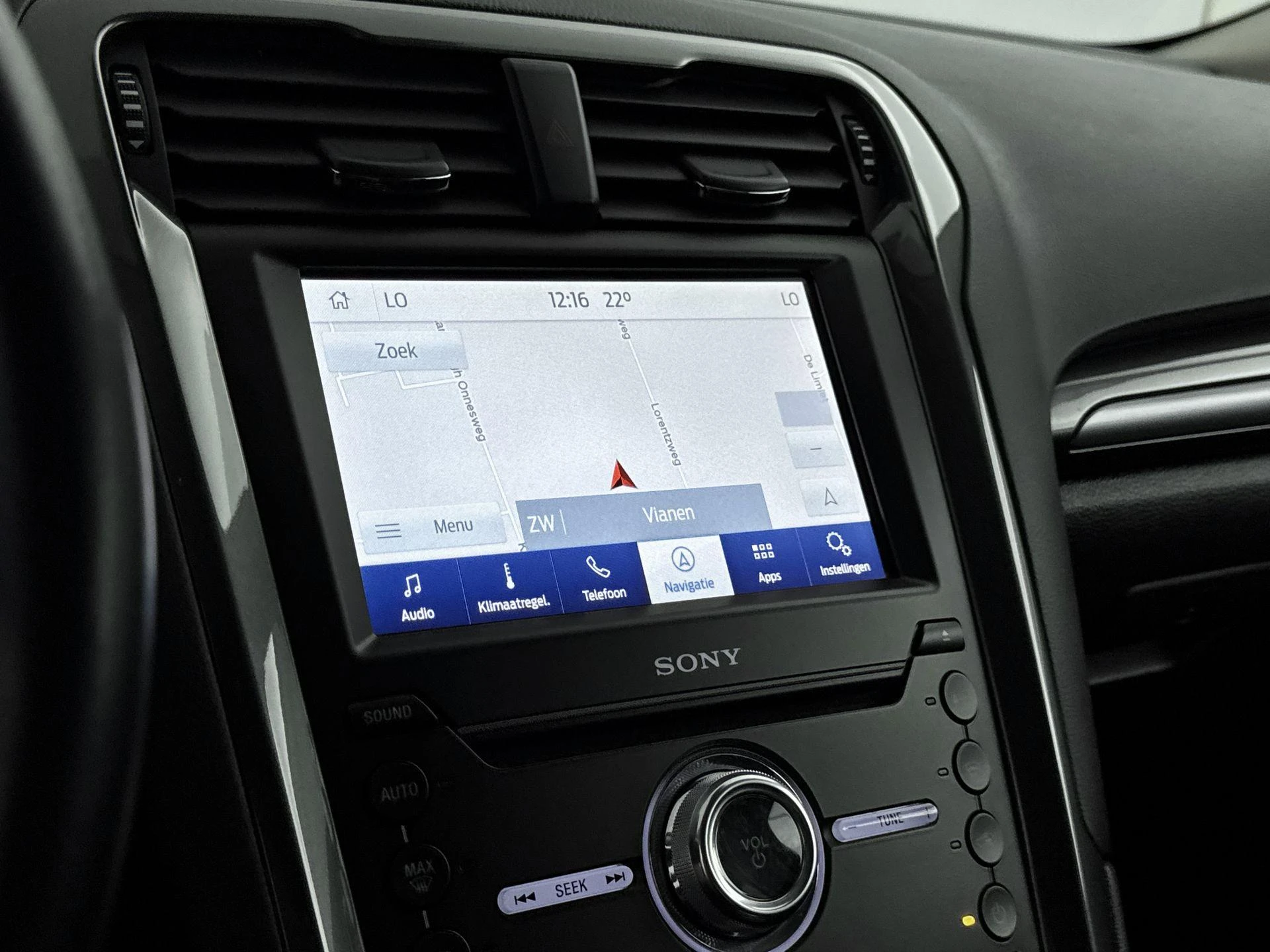Ford-Mondeo-image-12