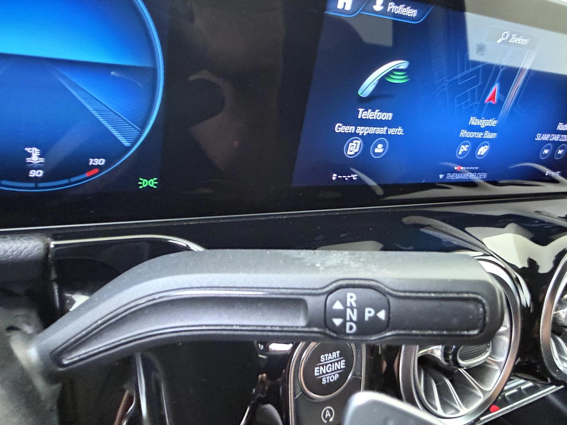 Mercedes-Benz-GLA-image-14