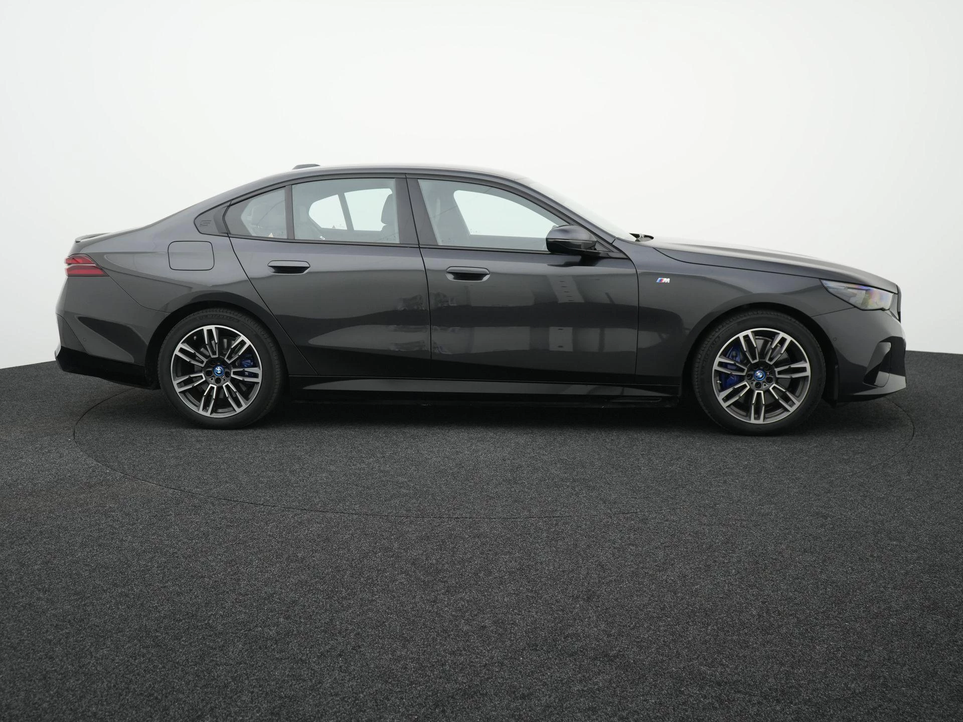 BMW-i5-image-5