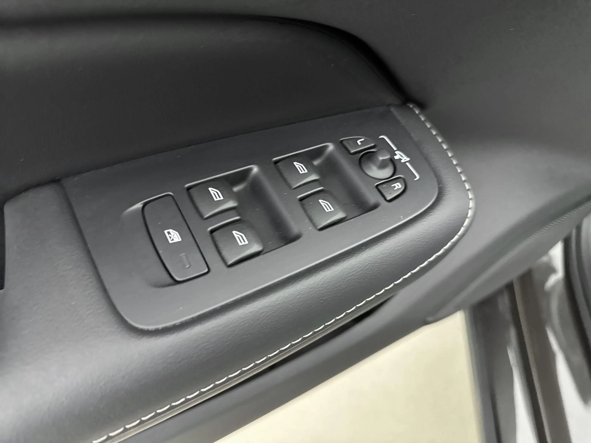 Volvo-S60-image-15