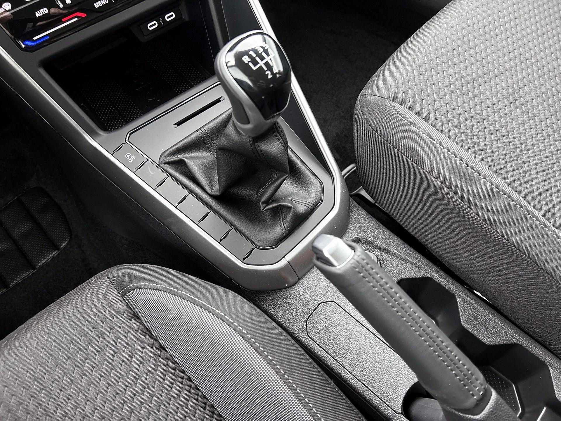 Volkswagen-Polo-image-7