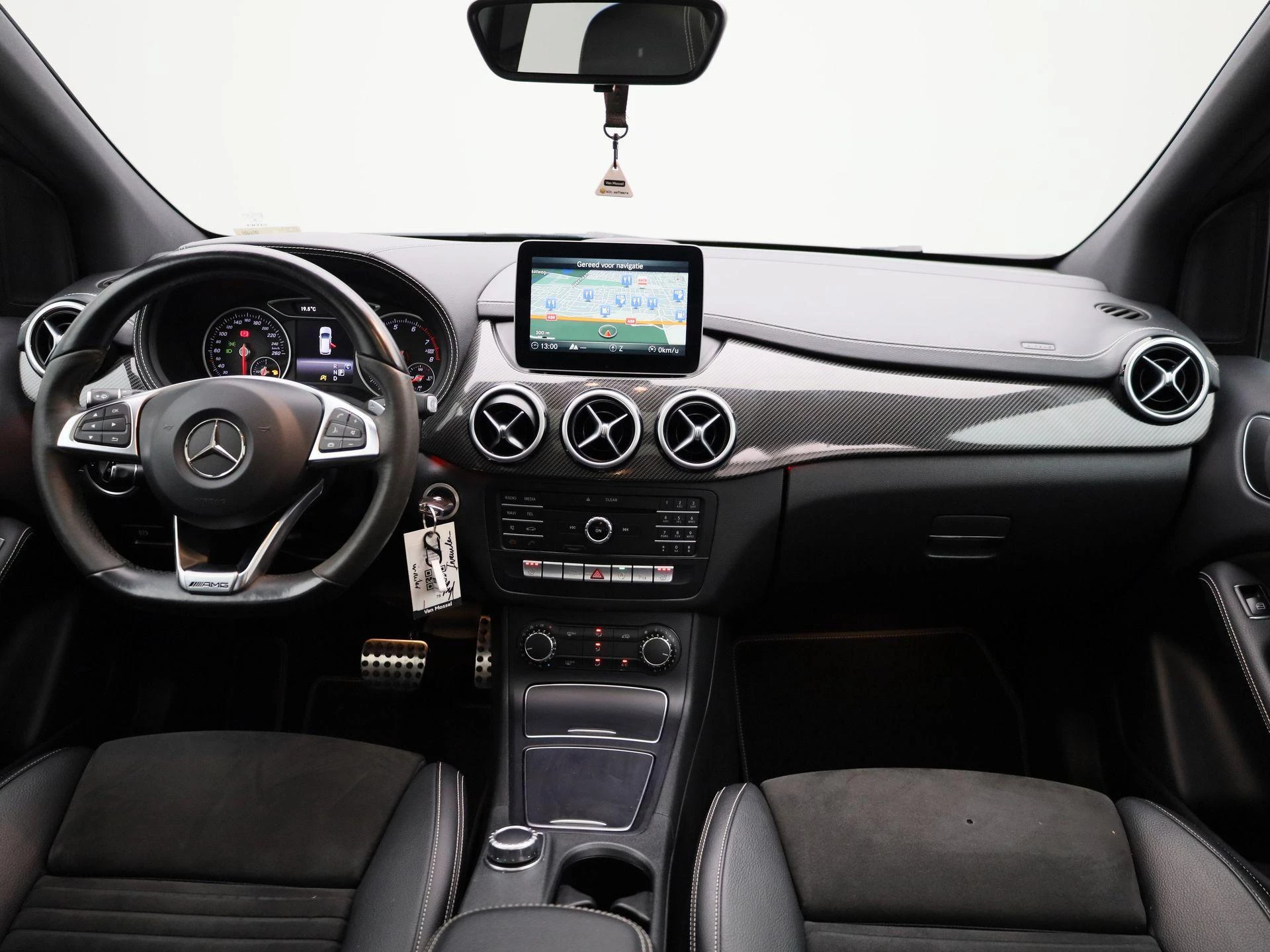 Mercedes-Benz-B-Klasse-image-41