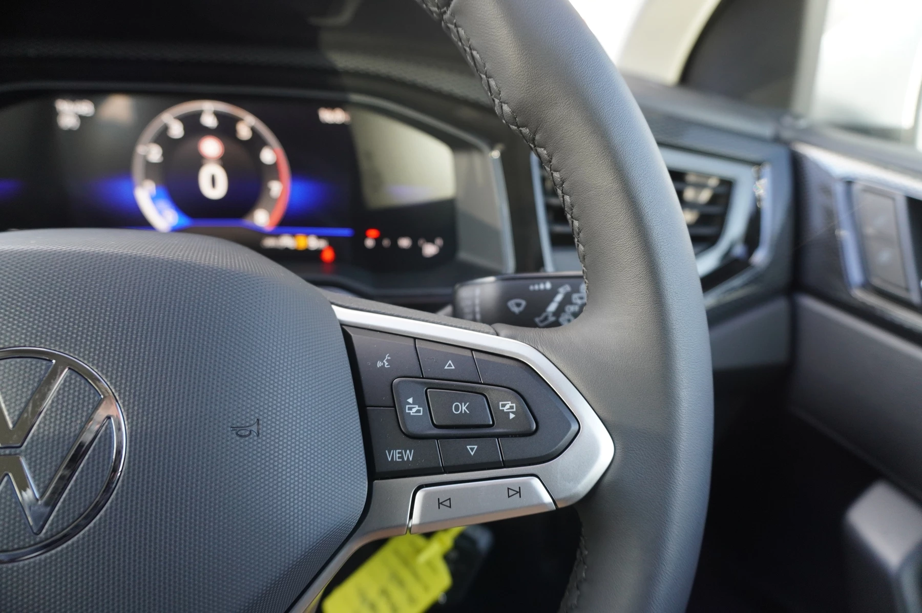 Volkswagen-Polo-image-26