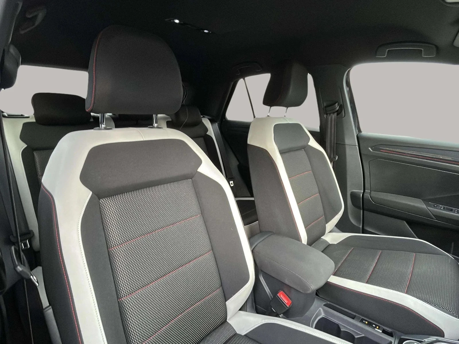 Volkswagen-T-Roc-image-9