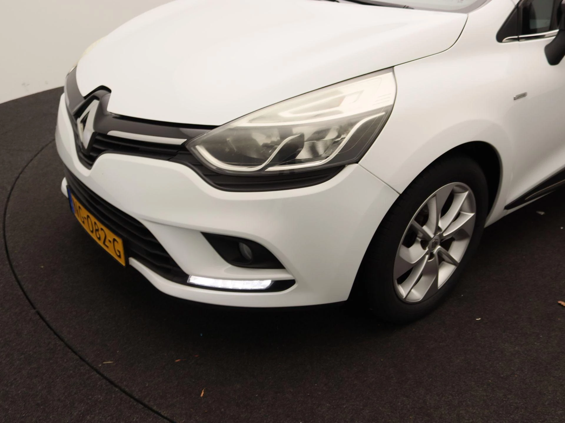 Renault-Clio-image-15