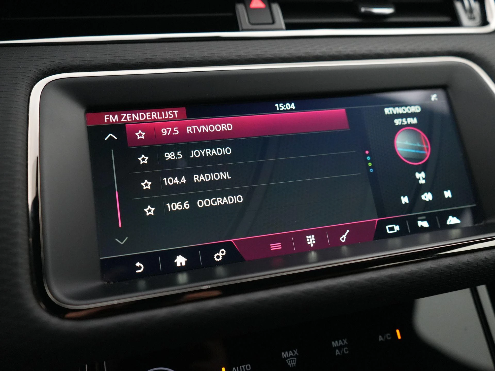 Land Rover-Range Rover Evoque-image-25
