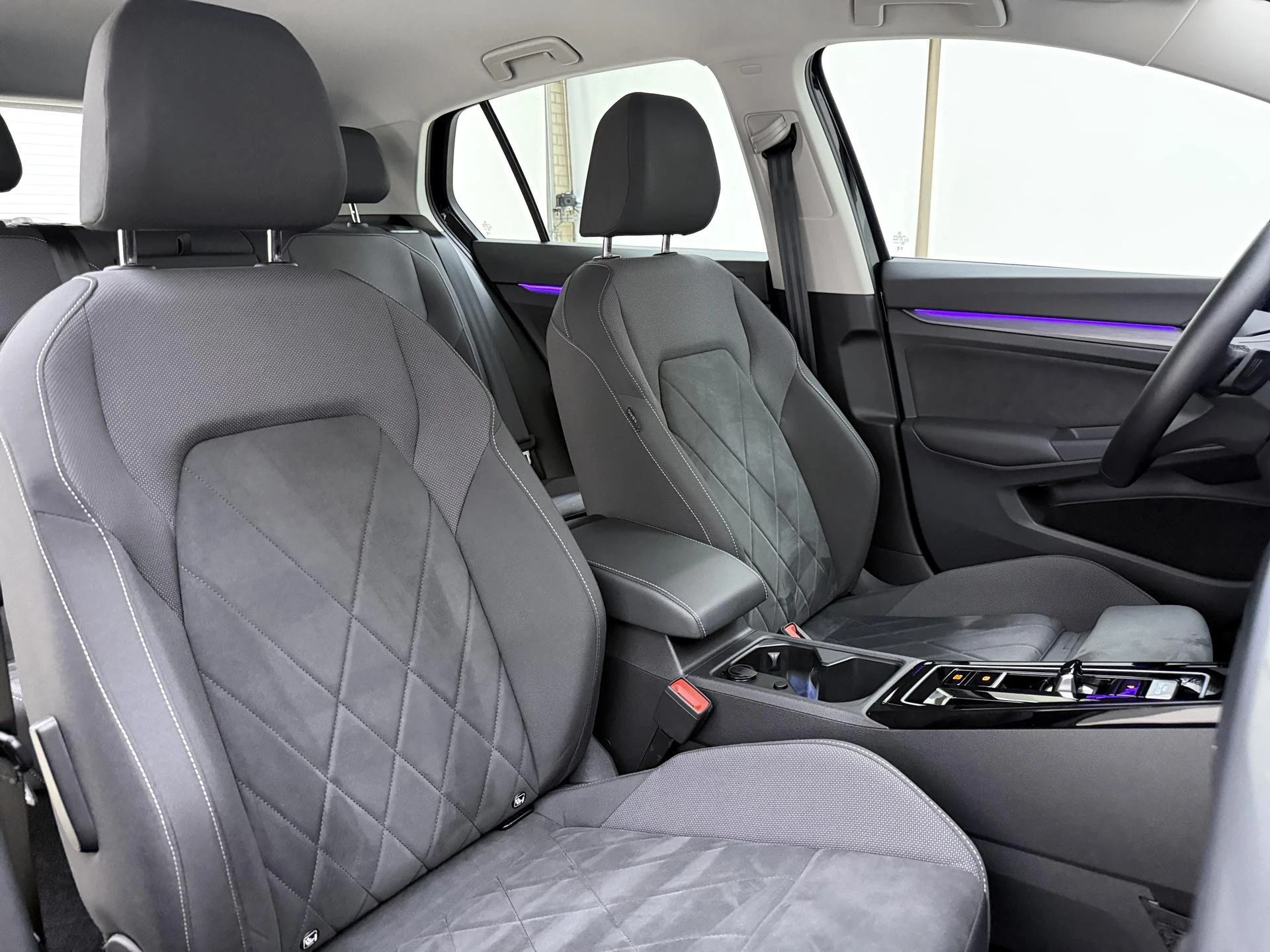 Volkswagen-Golf-image-5