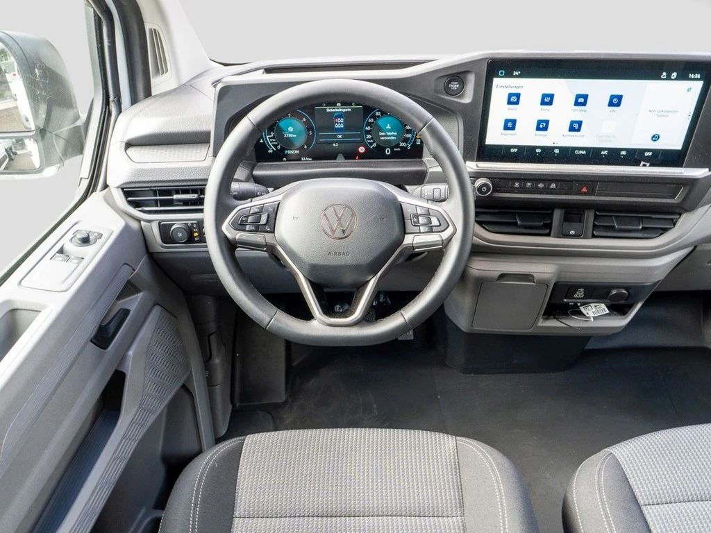 Volkswagen-Transporter-image-13