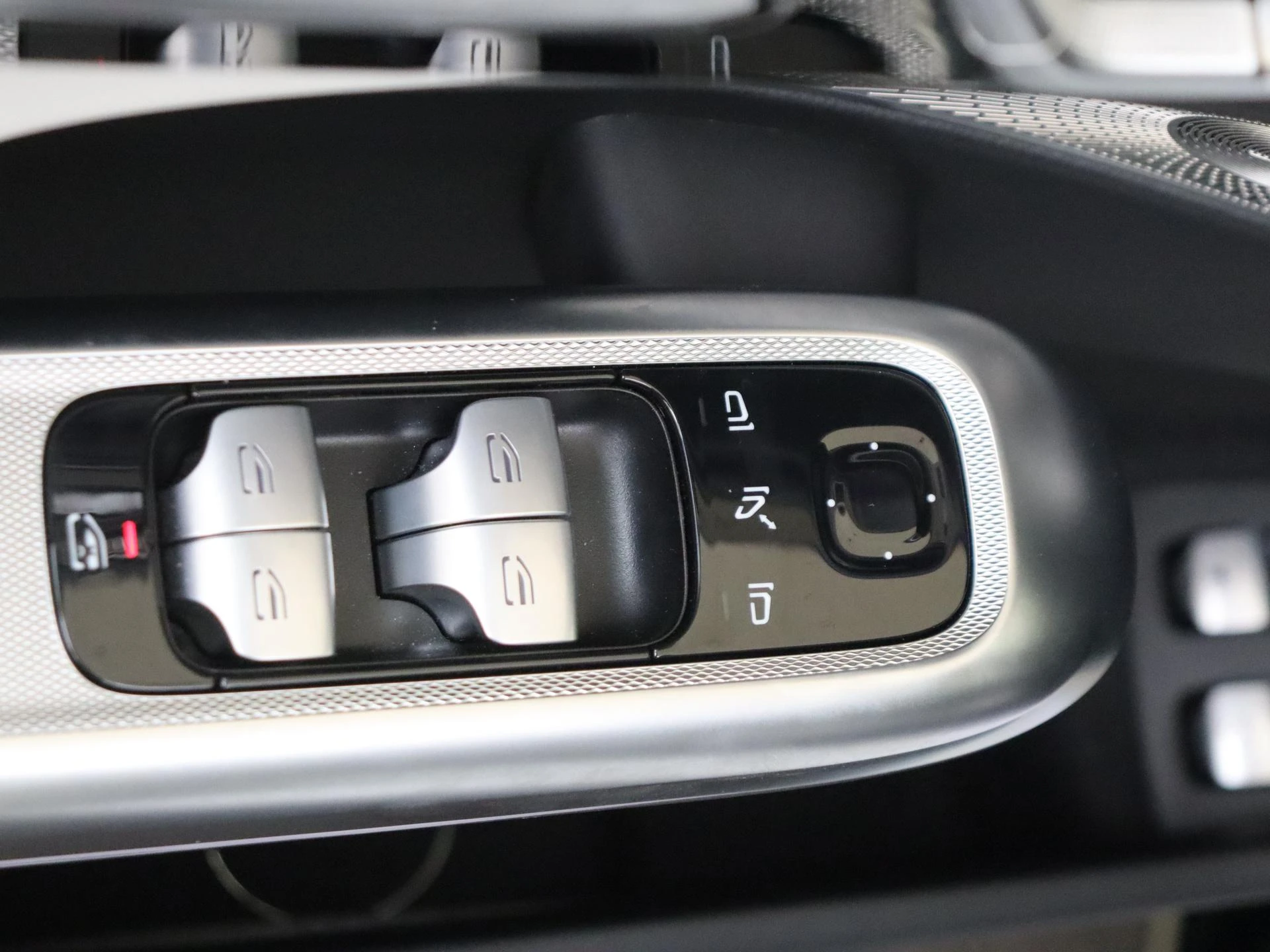 Mercedes-Benz-E-Klasse-image-34