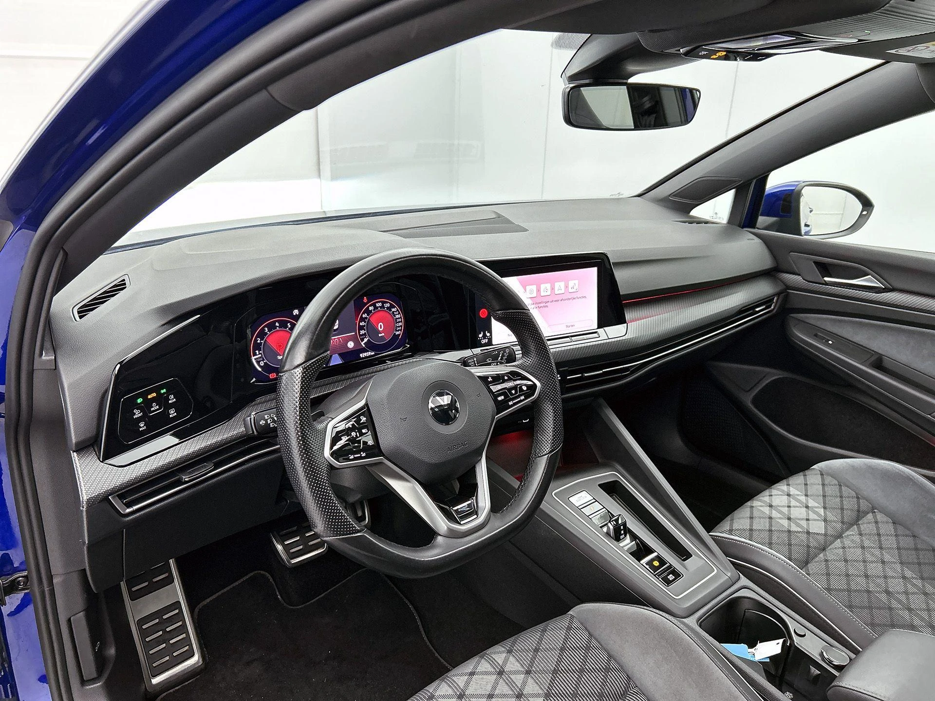 Volkswagen-Golf-image-19
