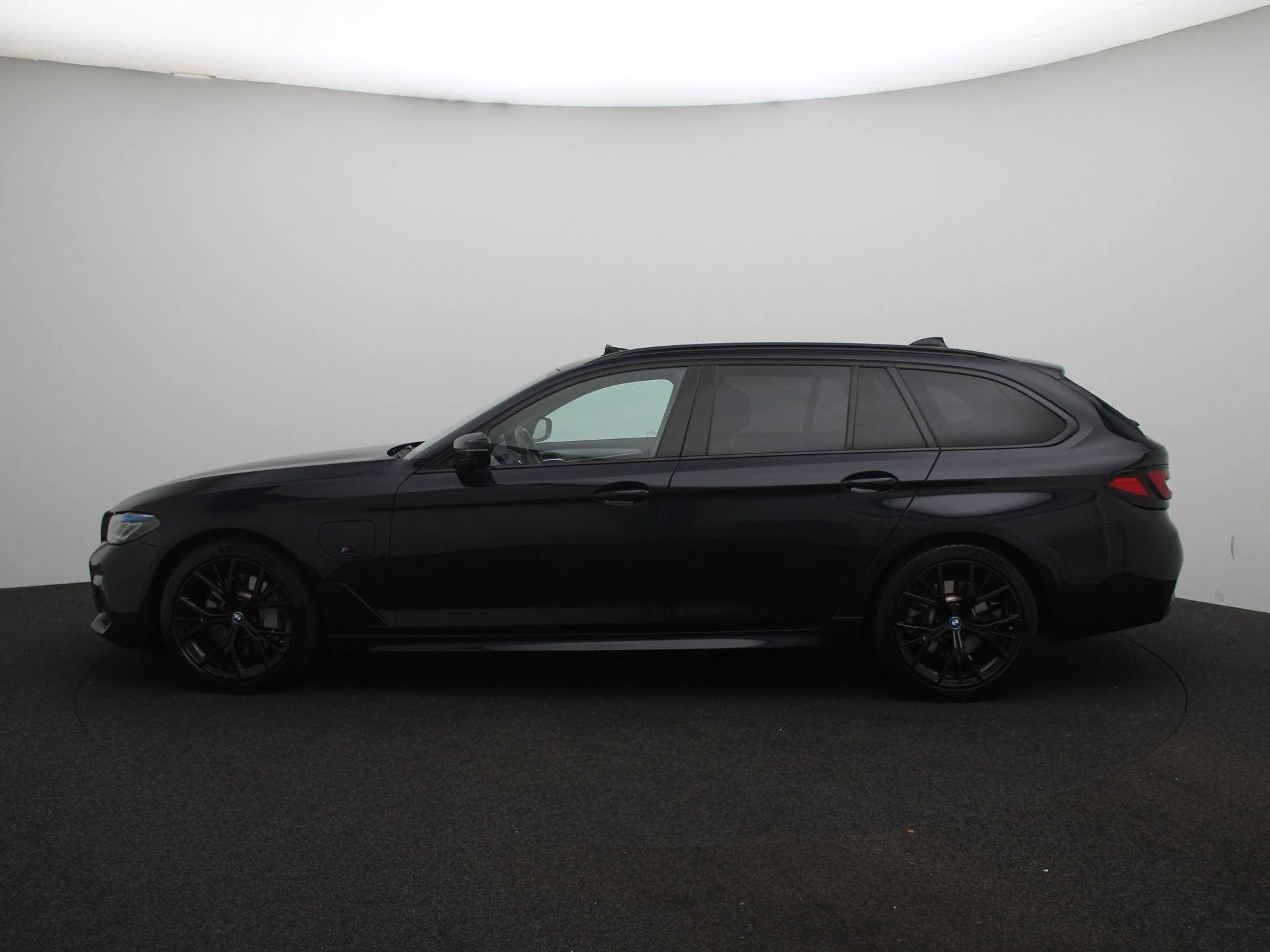 BMW-5 Serie-image-3
