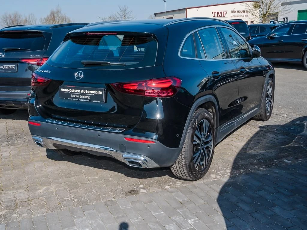 Mercedes-Benz-GLA 200 d-image-5