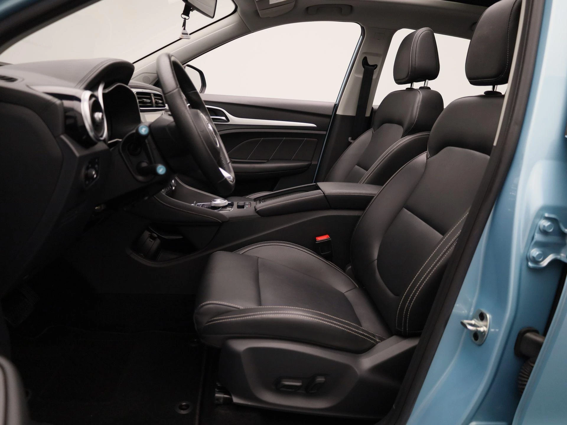 MG-ZS EV-image-10