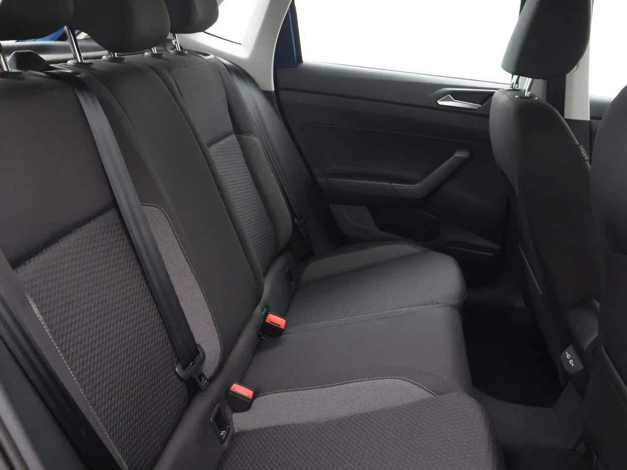 Volkswagen-Polo-image-10