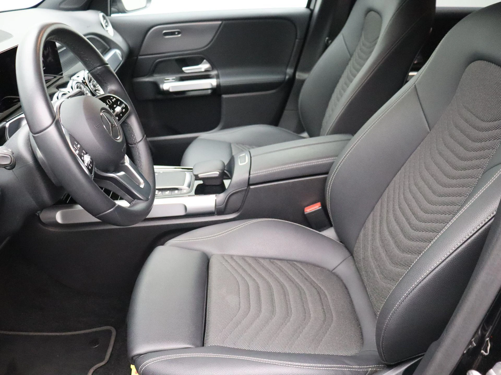 Mercedes-Benz EQB 250 Business Line