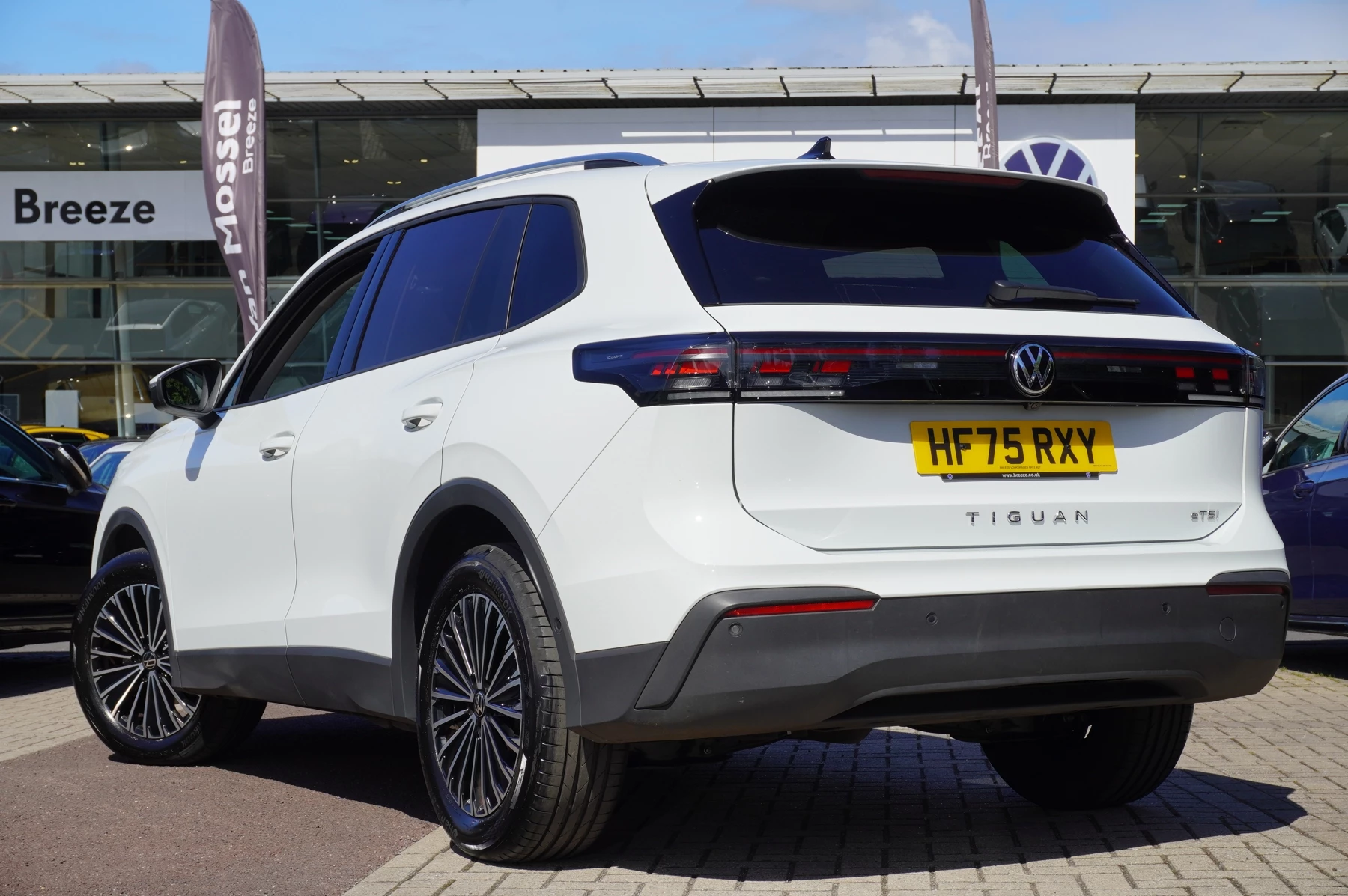 Volkswagen-Tiguan-image-2