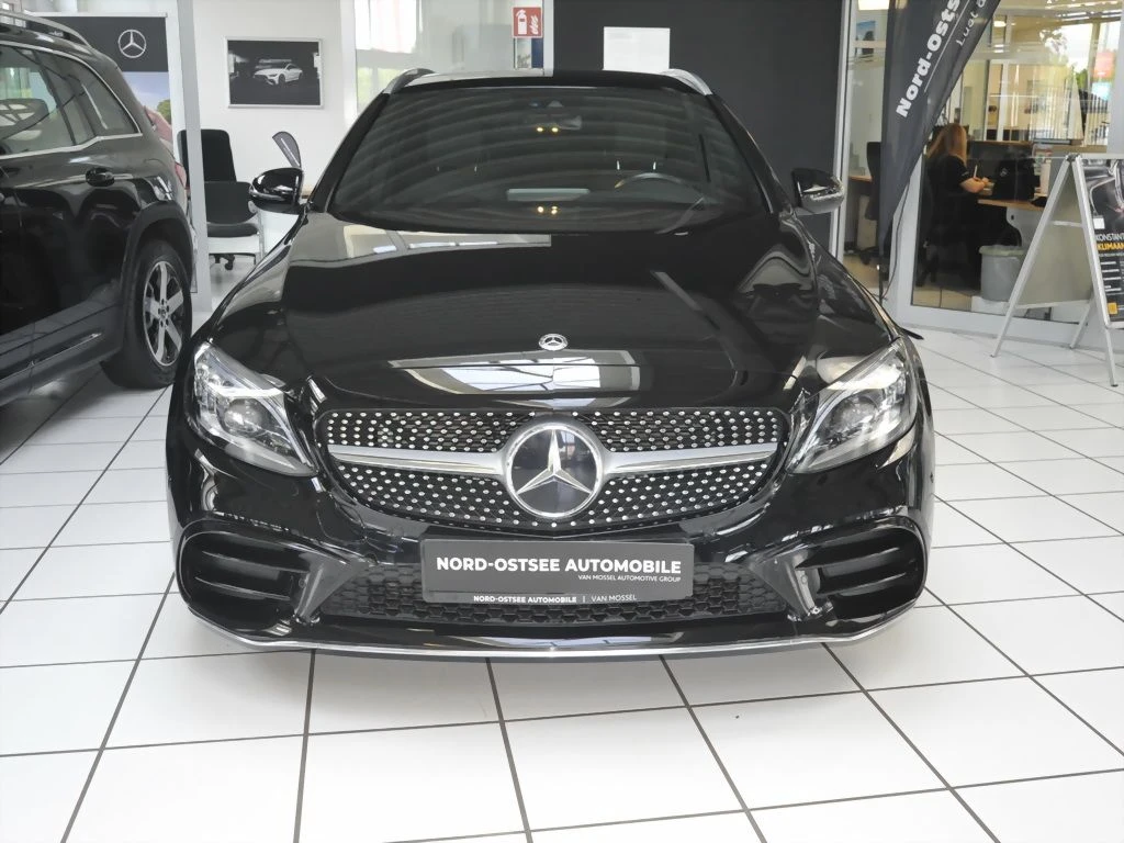 Mercedes-Benz-C-Klasse 300-image-2
