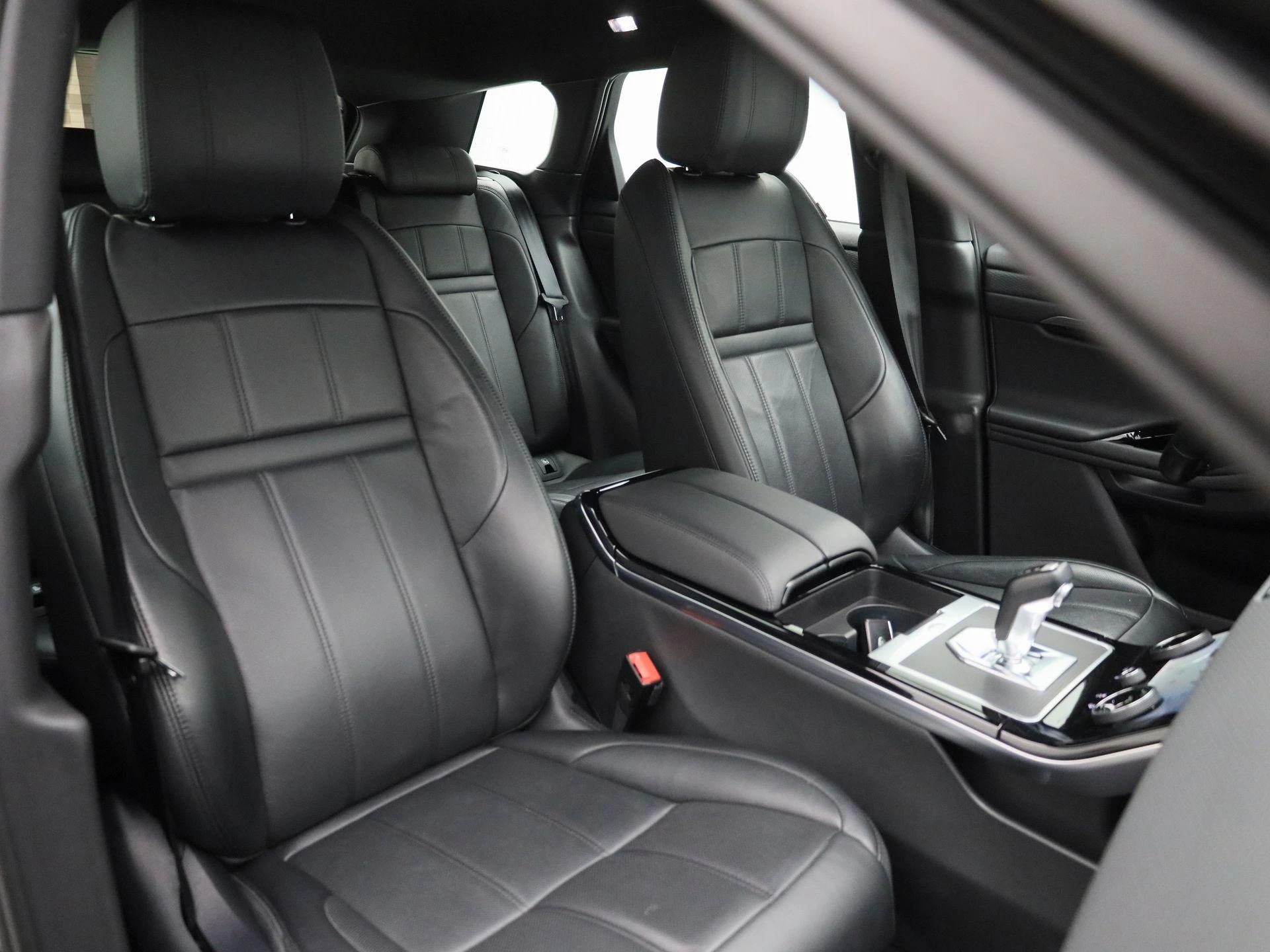 Land Rover-Range Rover Evoque-image-38