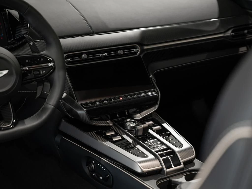 Aston Martin-Vanquish-image-8