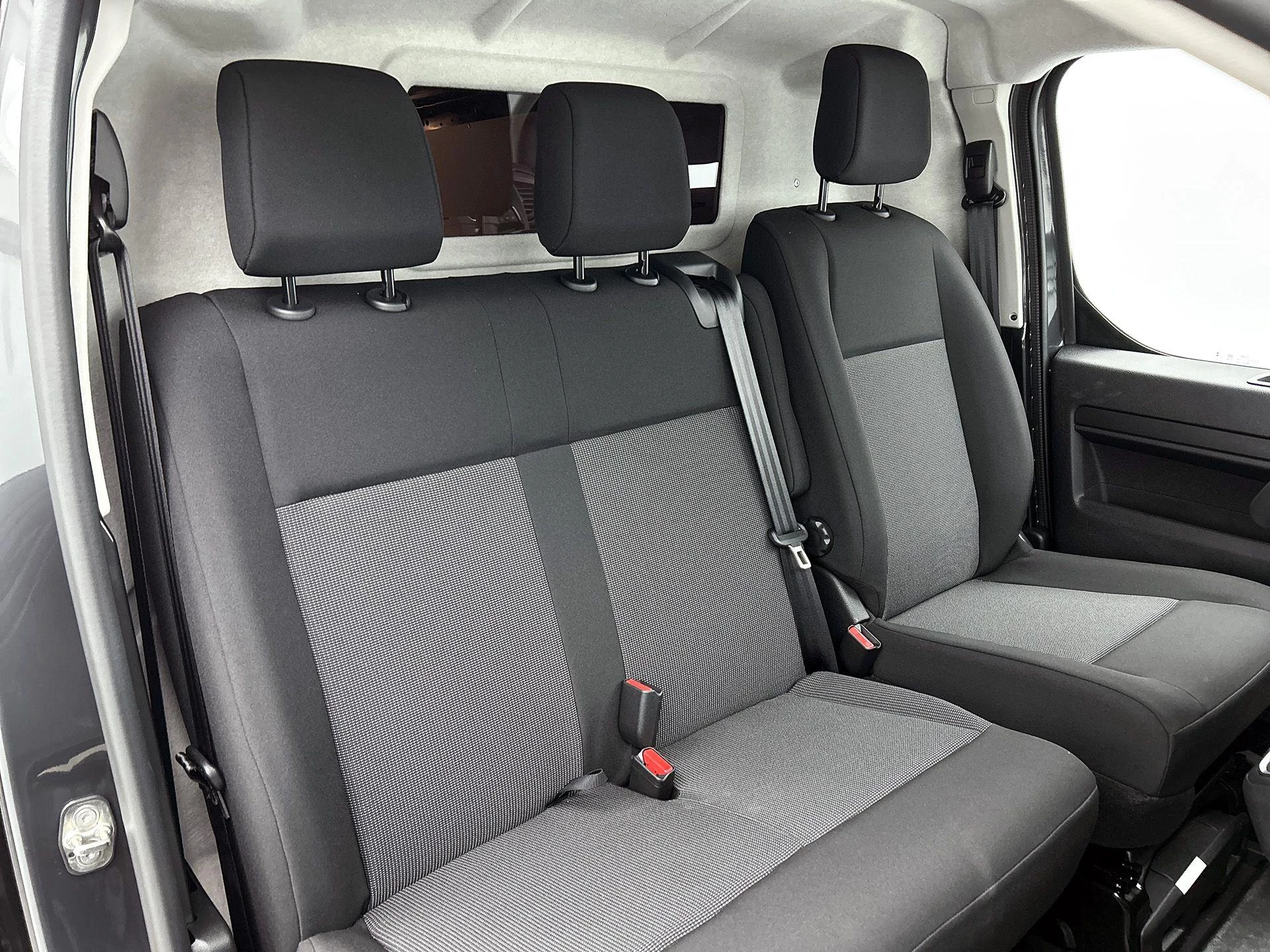 Opel-Vivaro-e-image-26