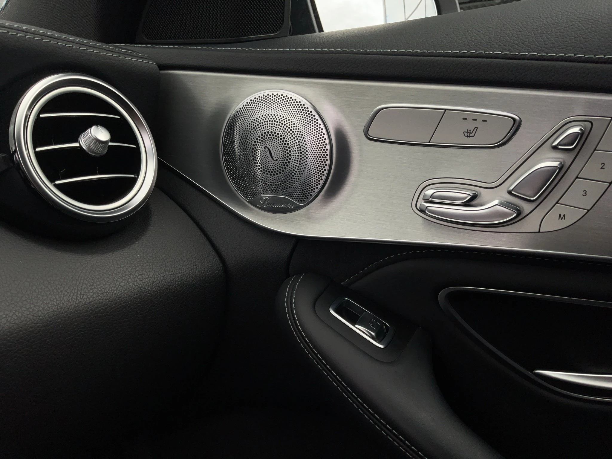Mercedes-Benz-C-Klasse-image-19