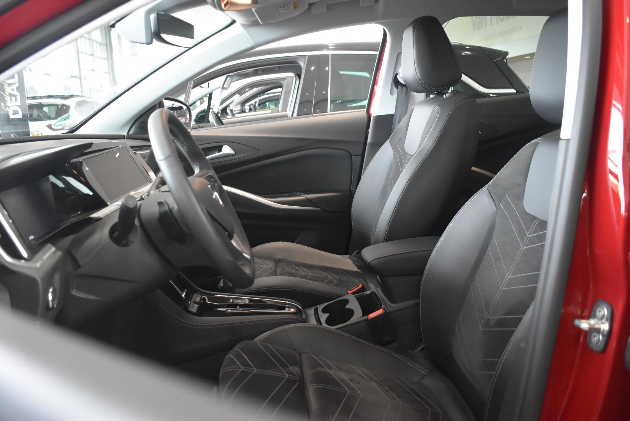 Opel-Grandland-image-36