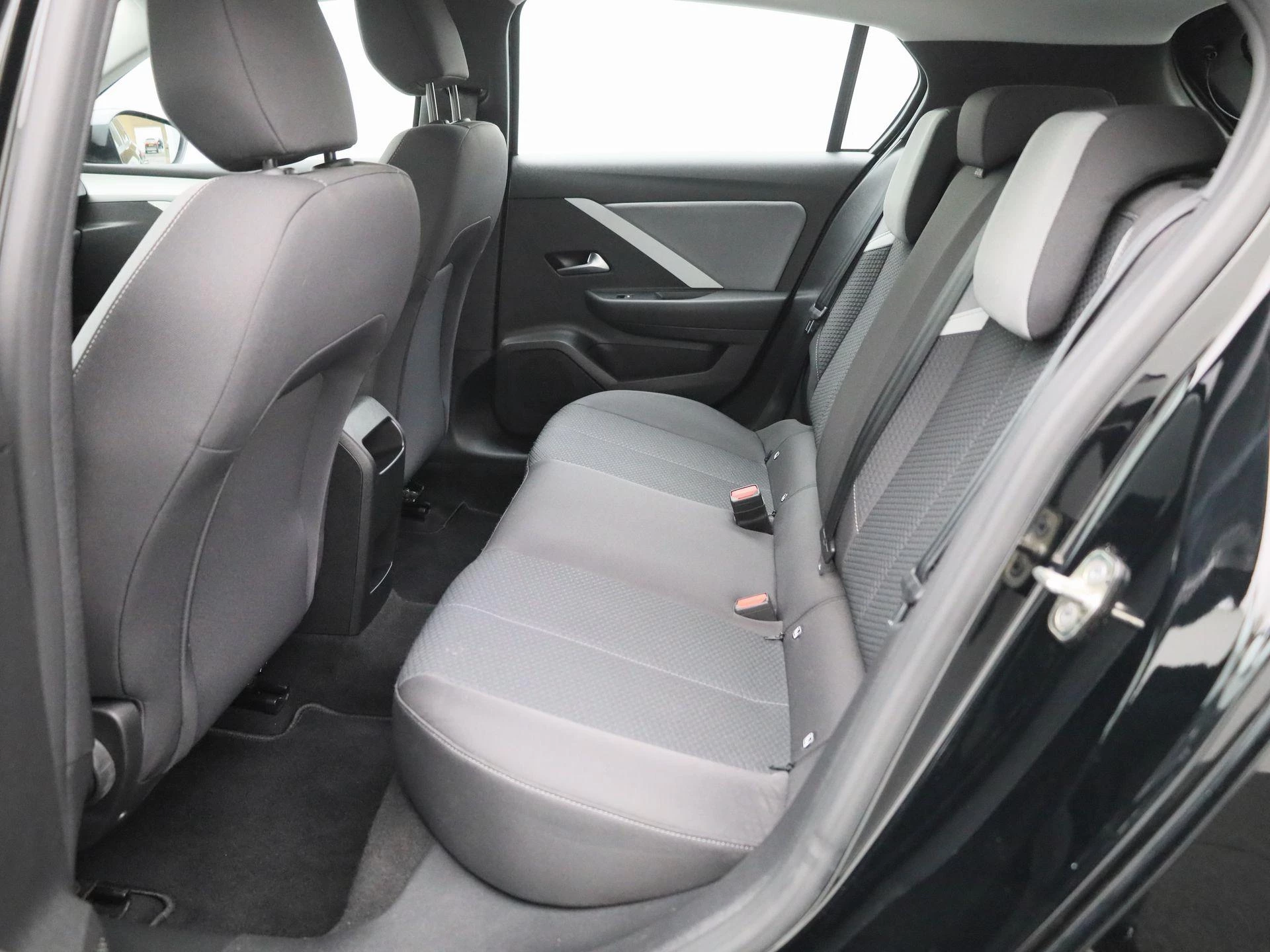 Opel-Astra-image-11
