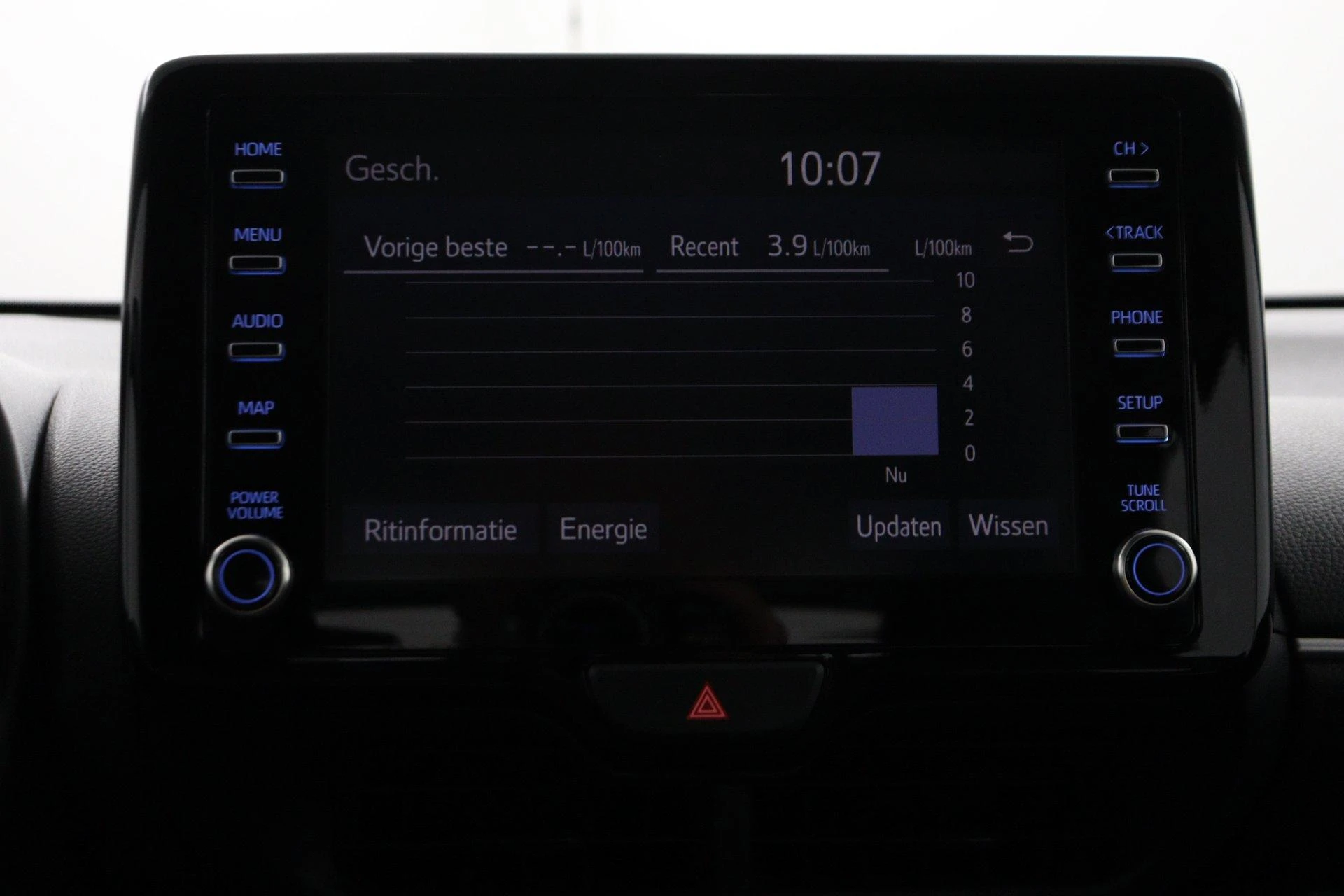 Mazda-2 Hybrid-image-40