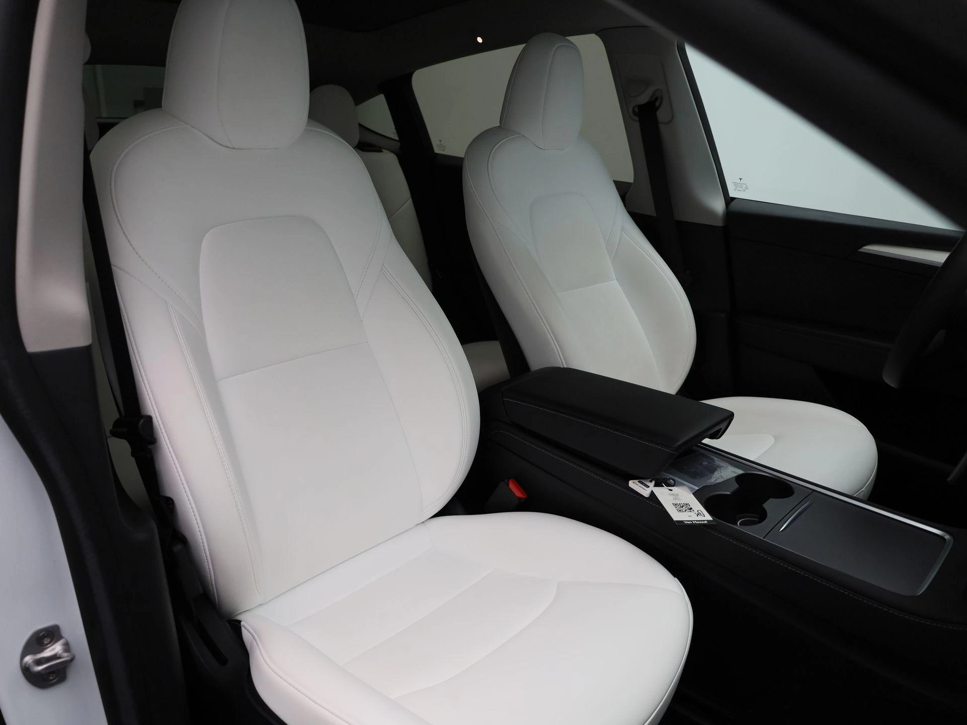 Tesla-Model Y-image-35