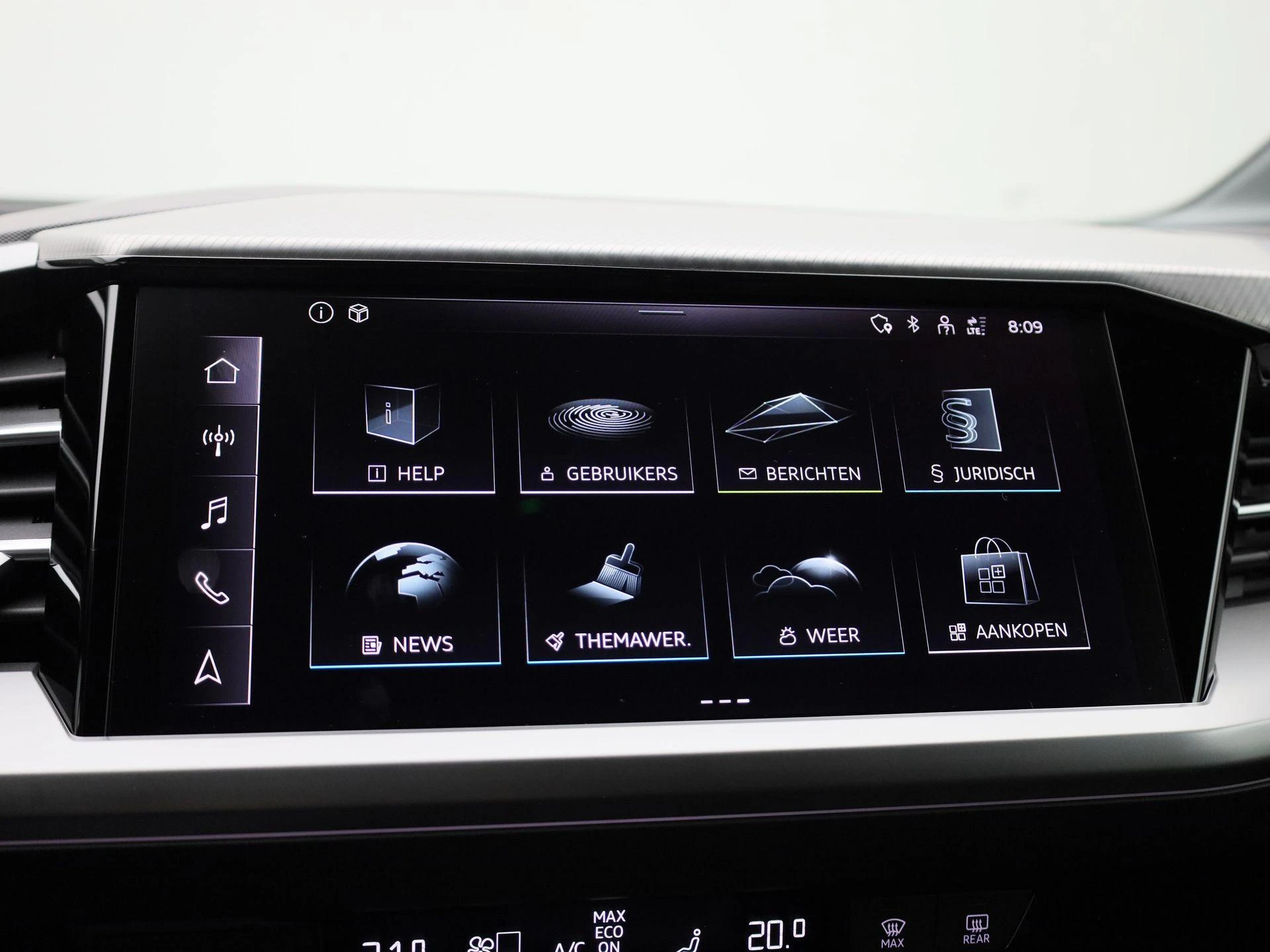 Audi-Q4 e-tron-image-40