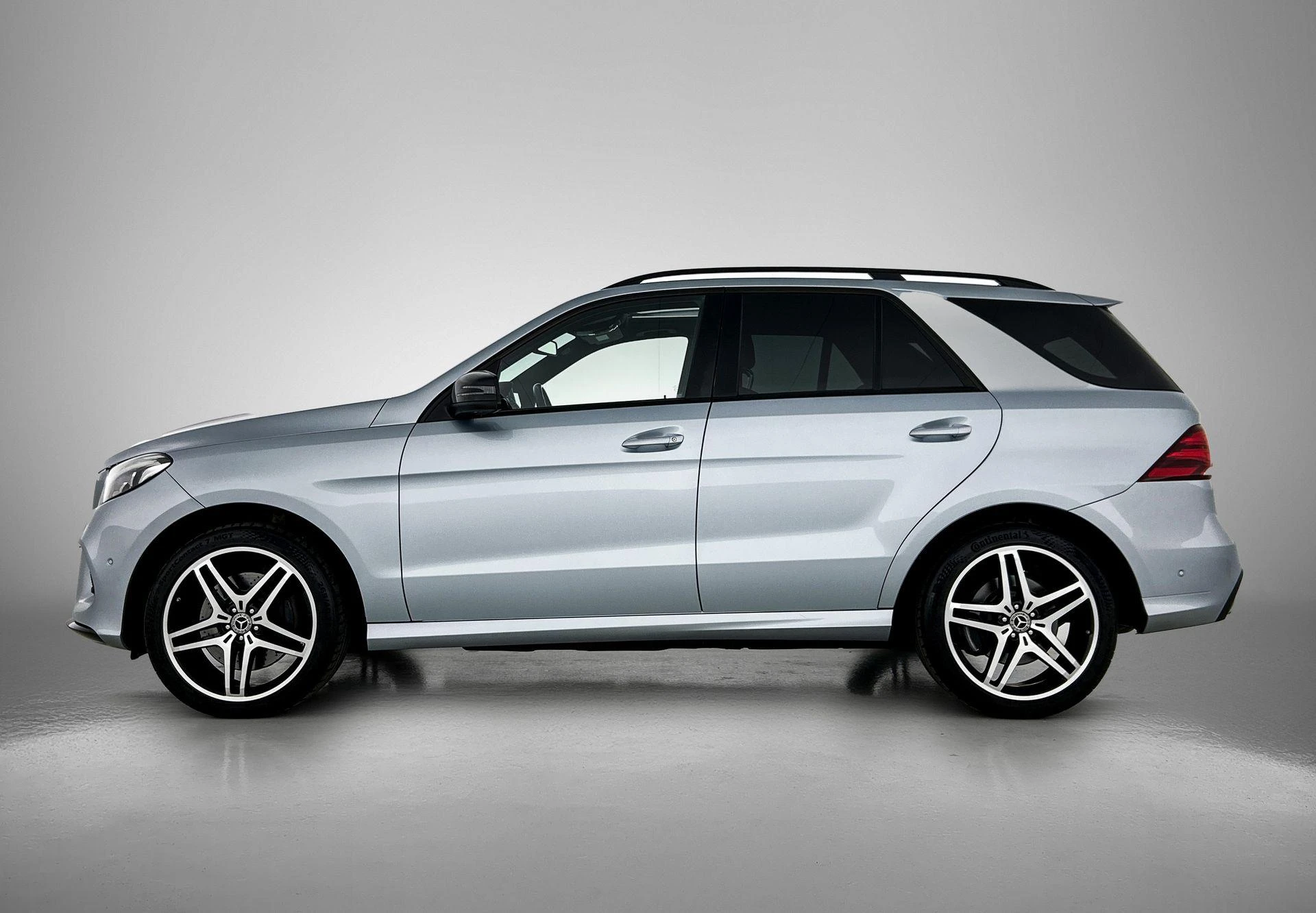 Mercedes-Benz-GLE-image-1