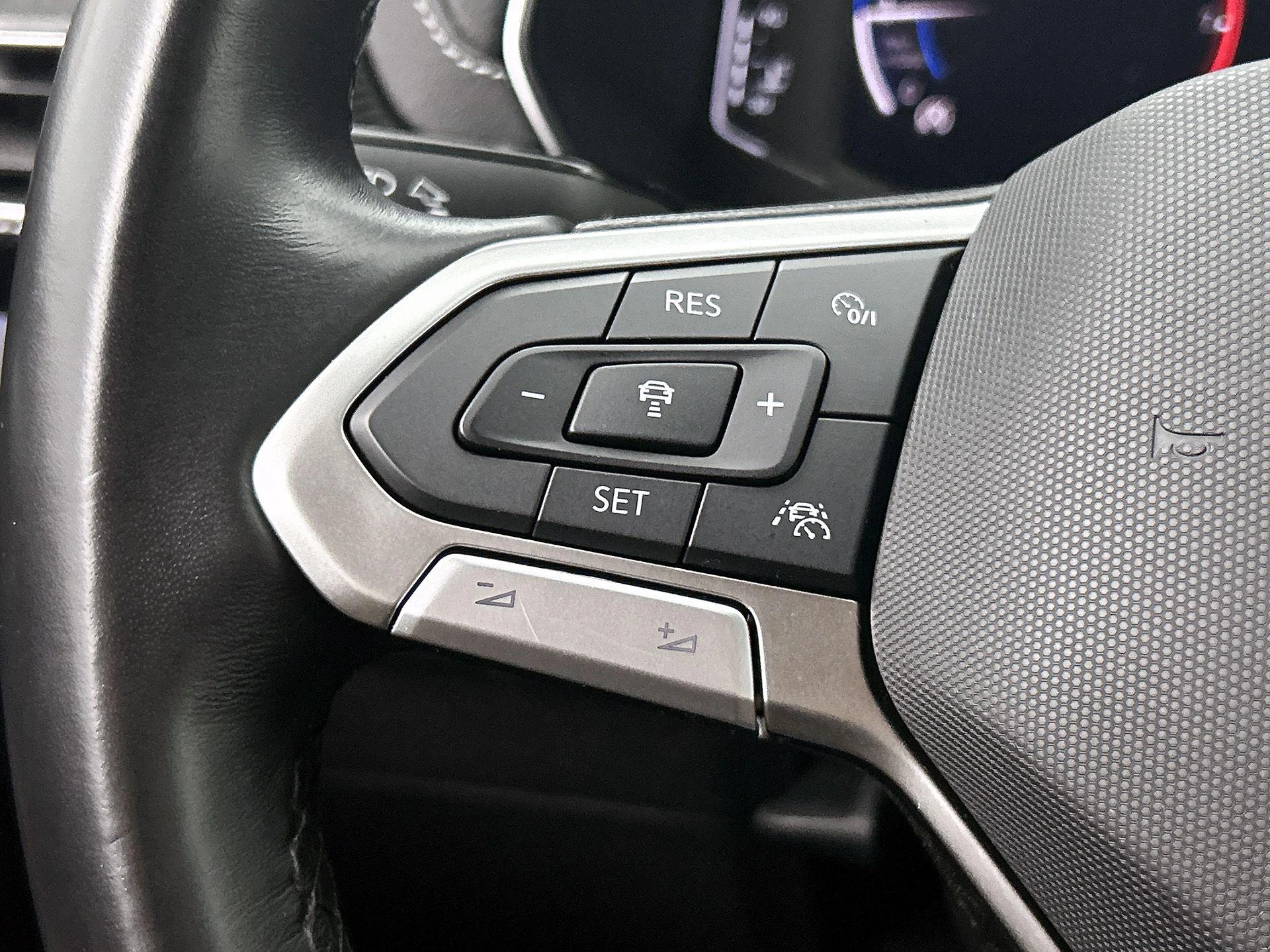 Volkswagen-T-Cross-image-5