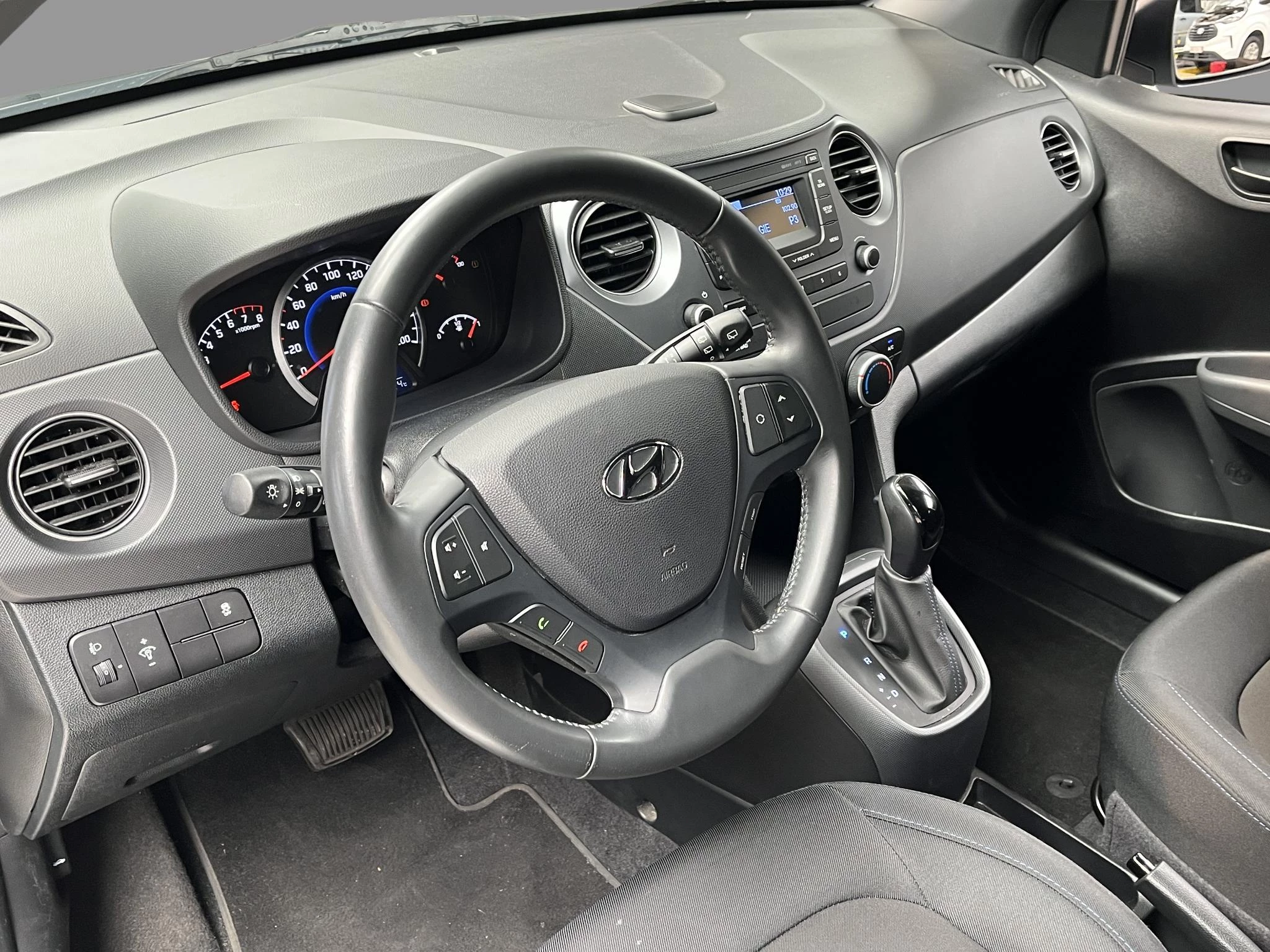 Hyundai i10 1.0 Aut. Launch Edition