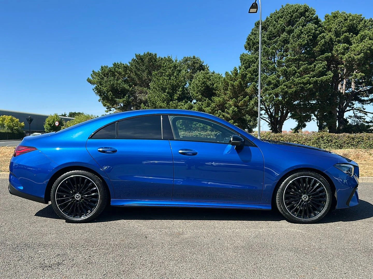 Mercedes-Benz-CLA-image-9