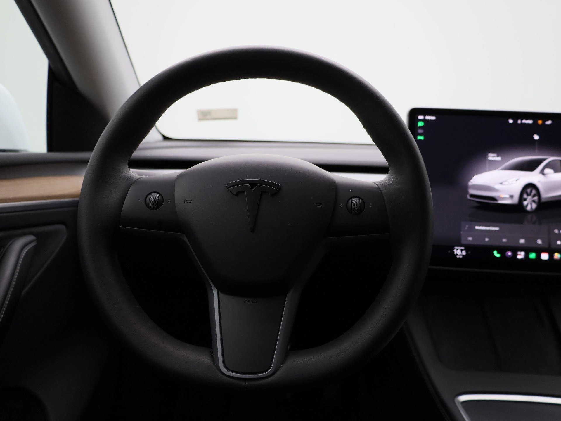 Tesla-Model Y-image-6