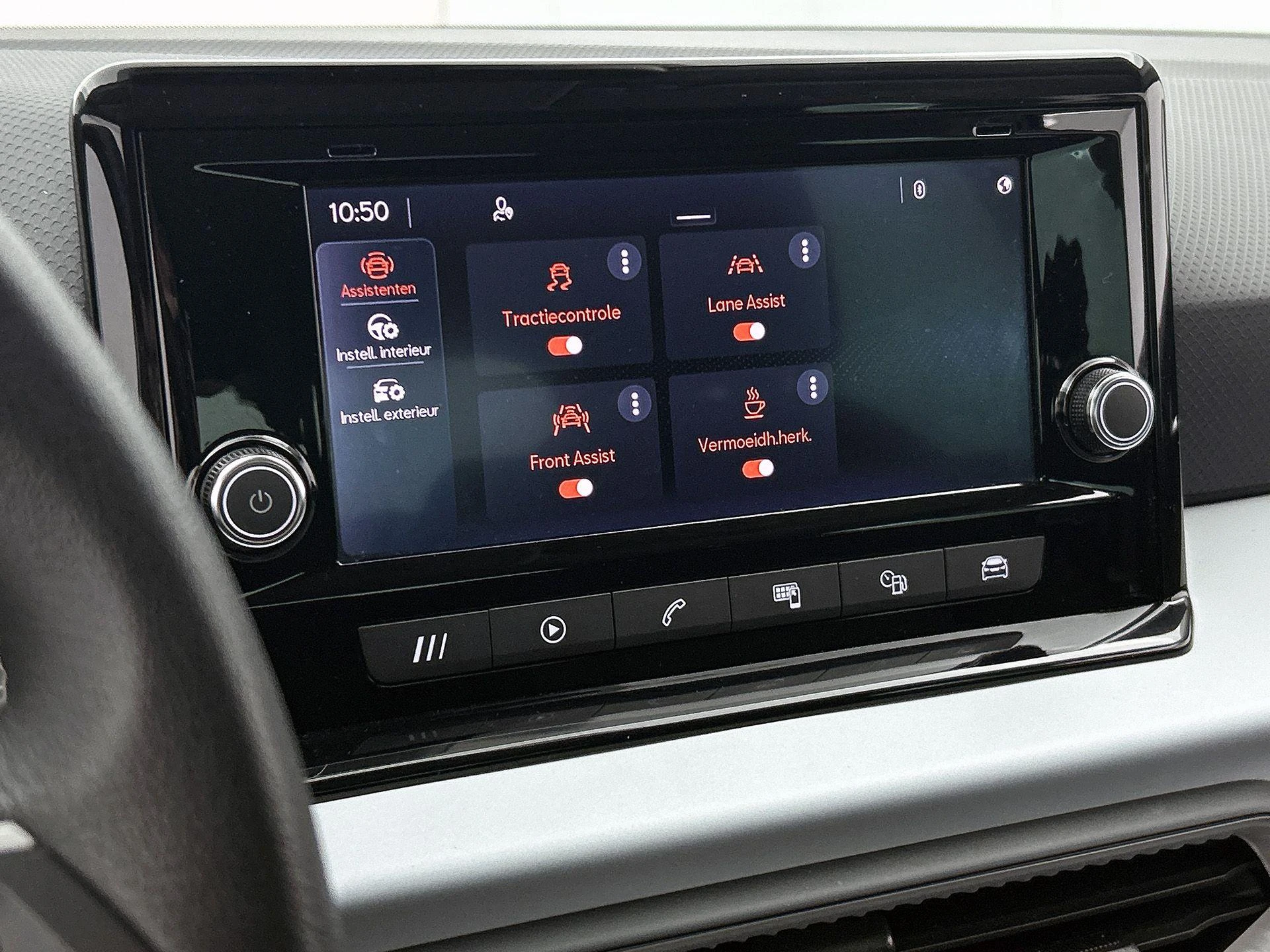 SEAT-Arona-image-9