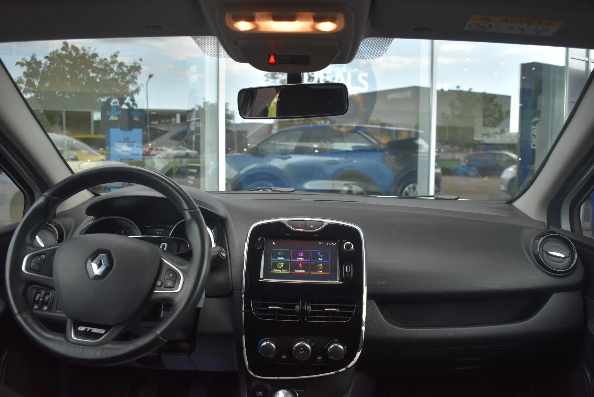 Renault-Clio-image-32