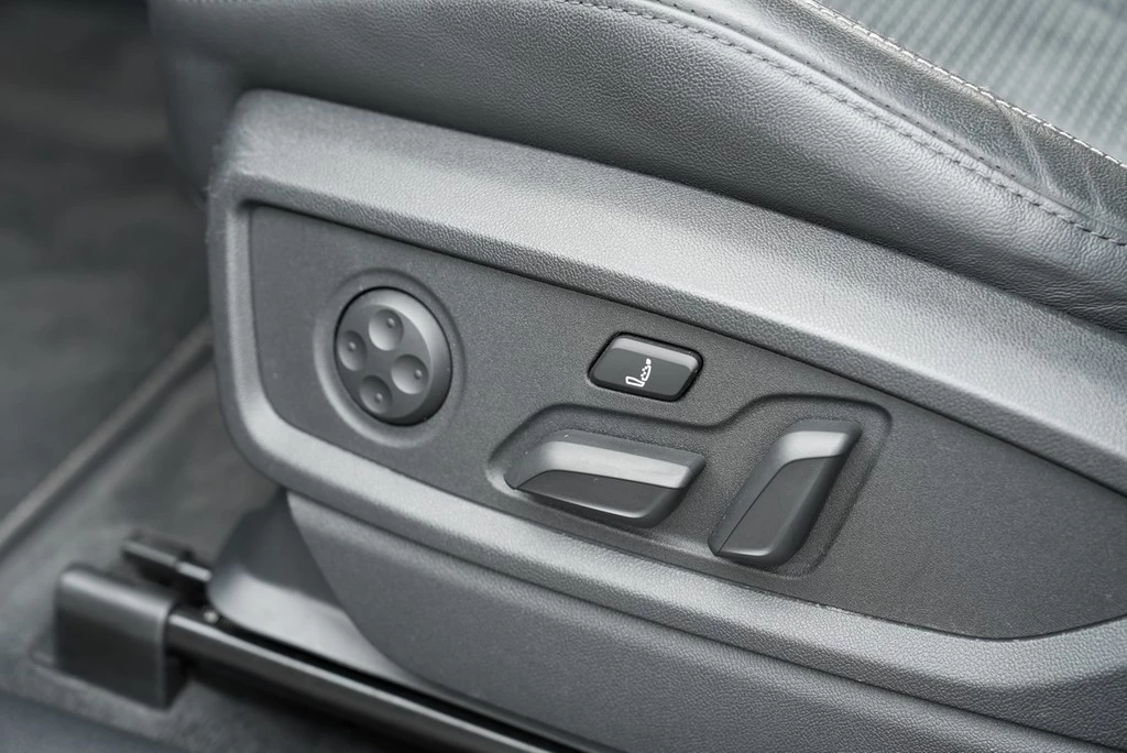 Audi Q5 50 TDI S line Matrix Panorama 360° B&O Headup