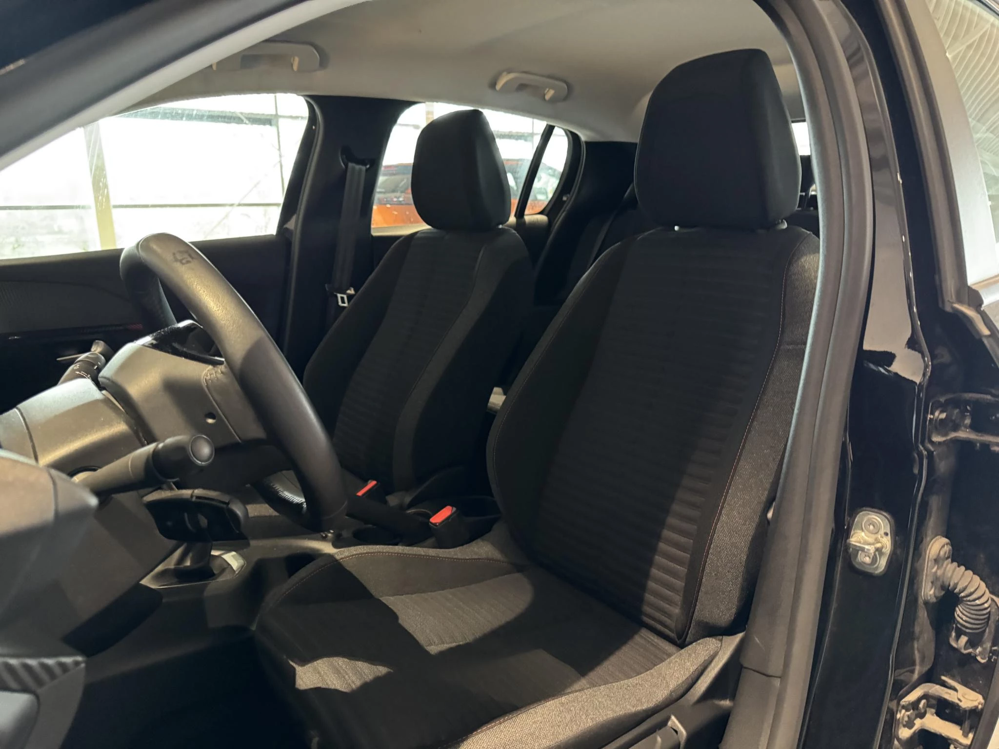 Peugeot-208-image-6