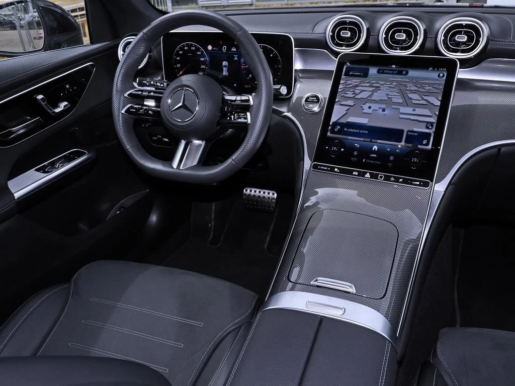 Mercedes-Benz-GLC 300 d-image-10