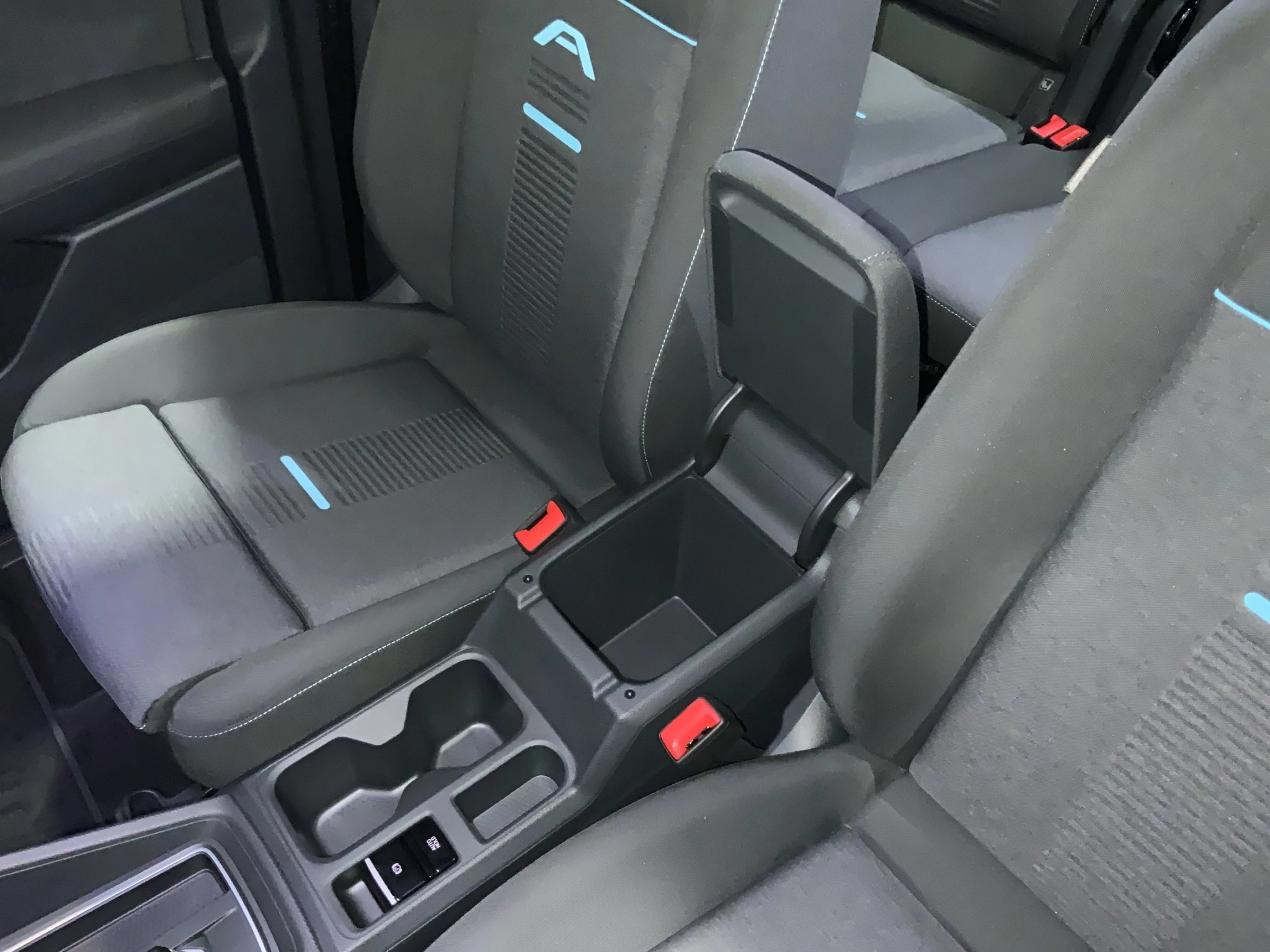 Ford Tourneo Connect Grand Active L2 1.5 l EcoBoost PHEV 110 kW