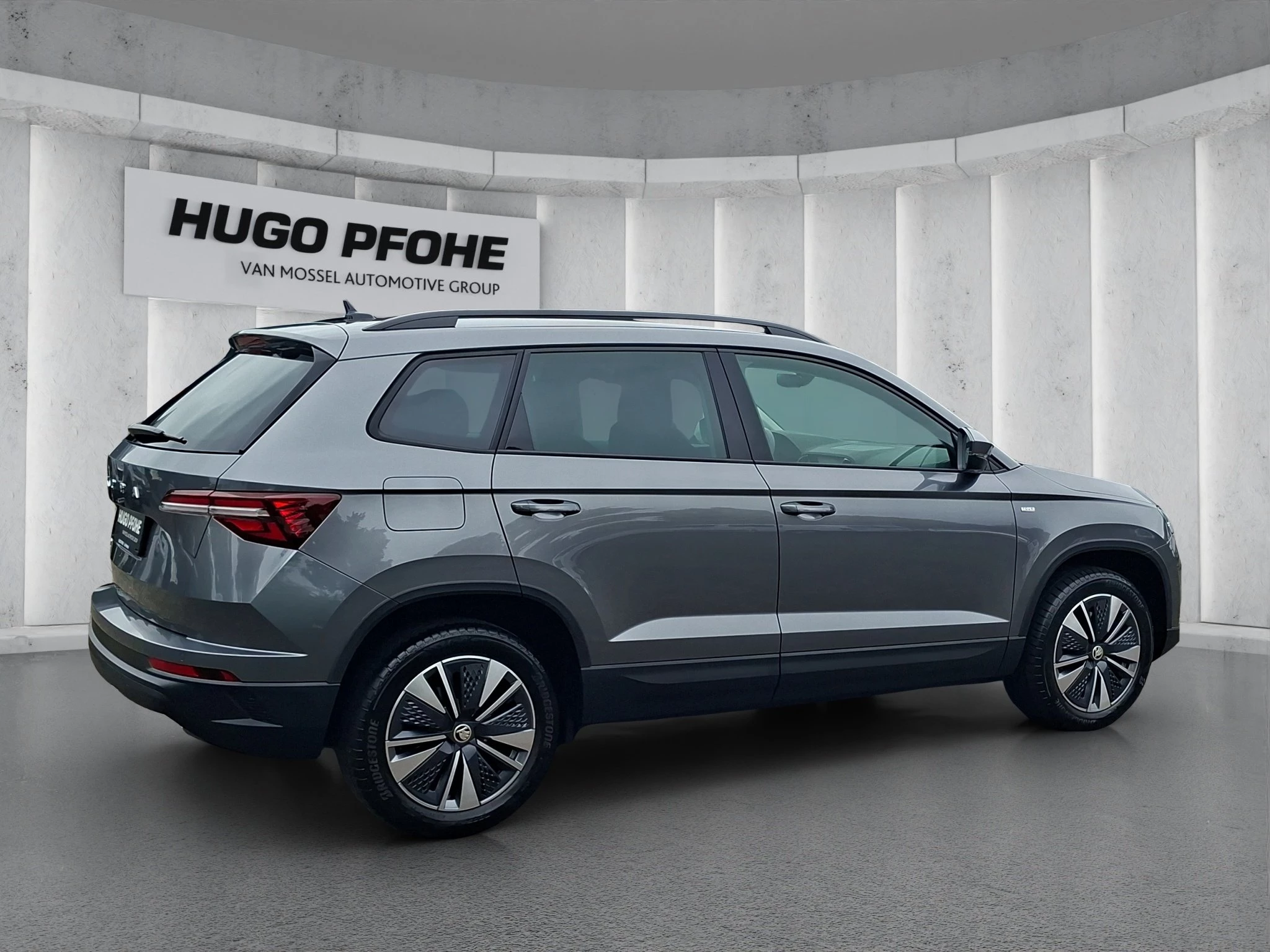 Škoda Karoq Tour 1.5 TSI ACT Aut. | LED | AHK | ACC | RFK | SHZ | LMF | Navi