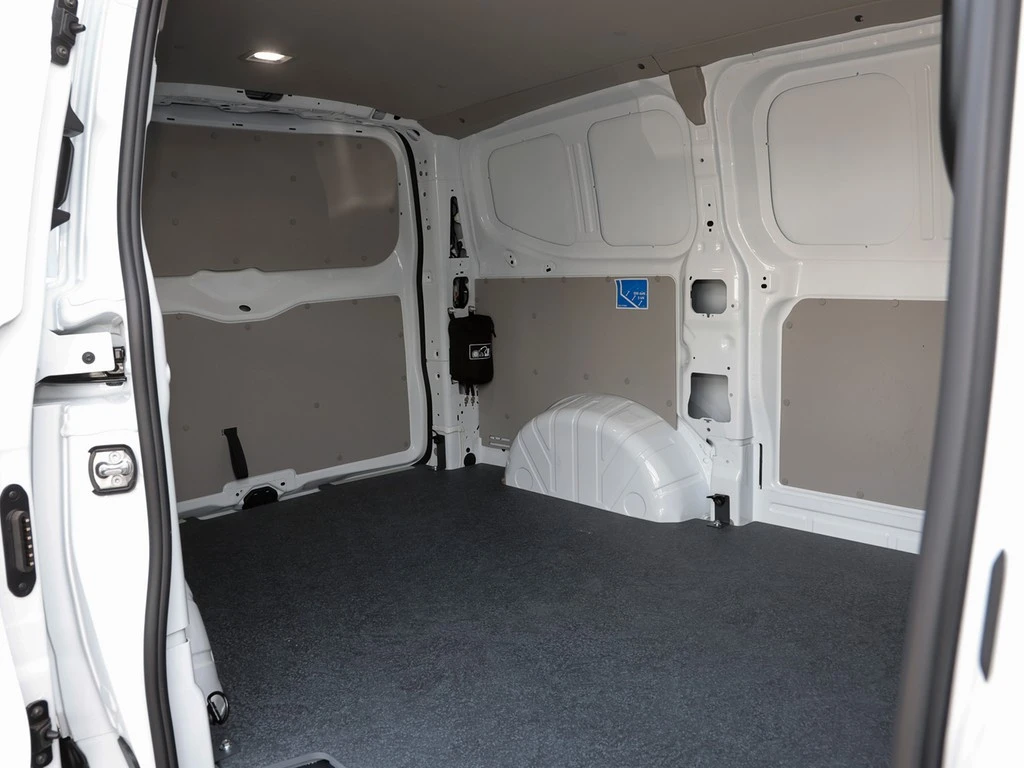 Volkswagen-Transporter-image-8