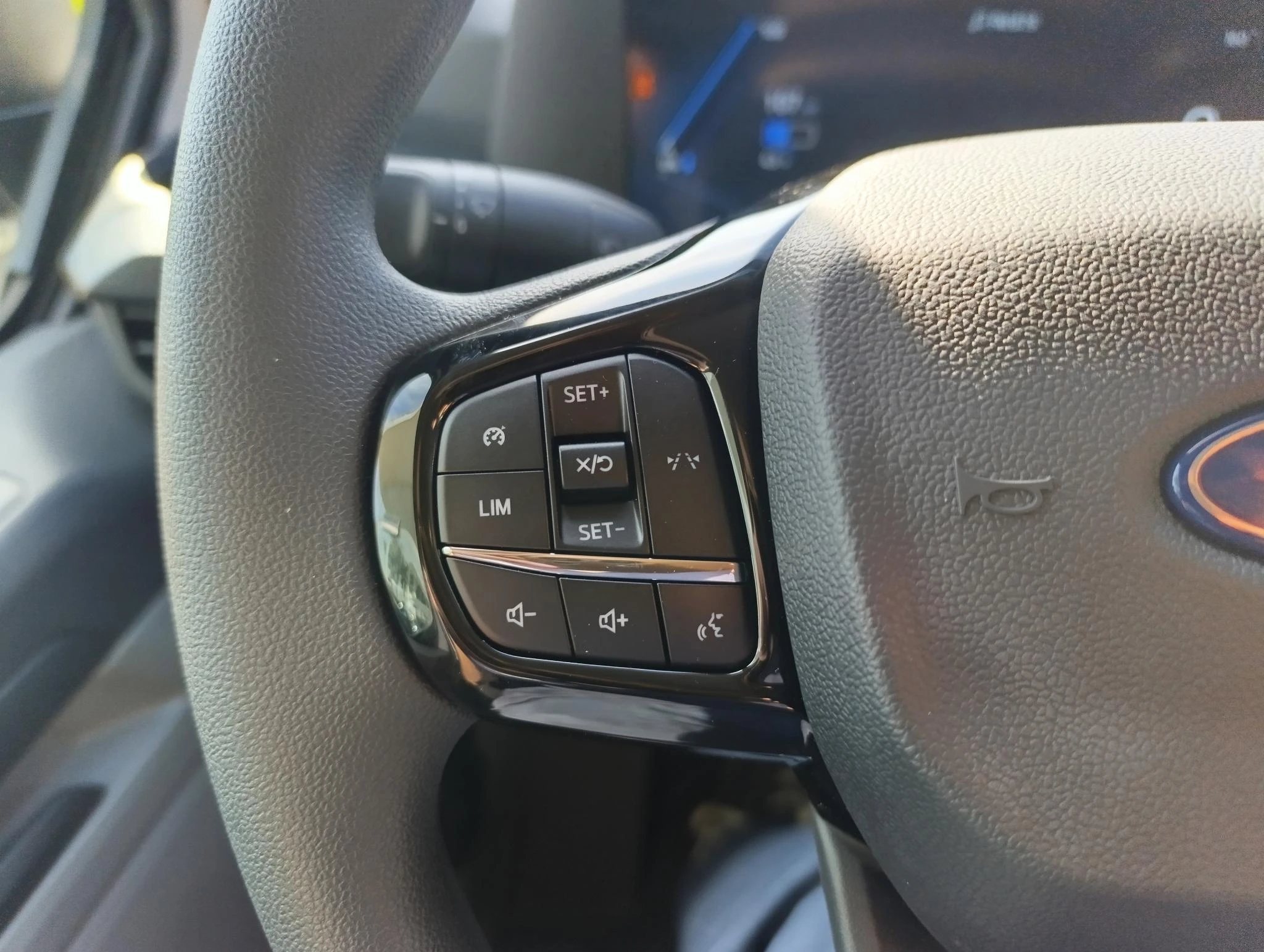 Ford-E-Transit-image-16