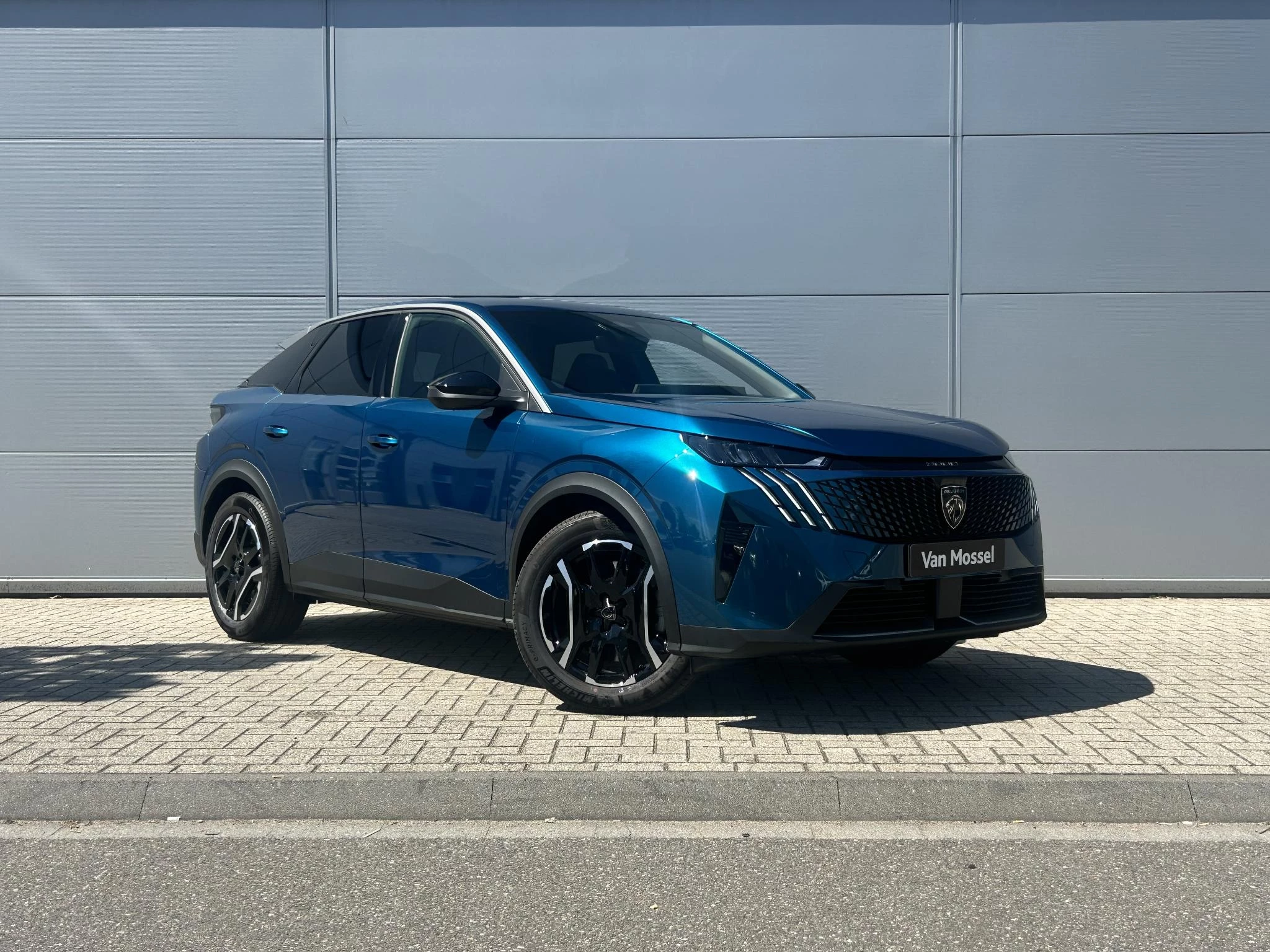 Peugeot e-3008