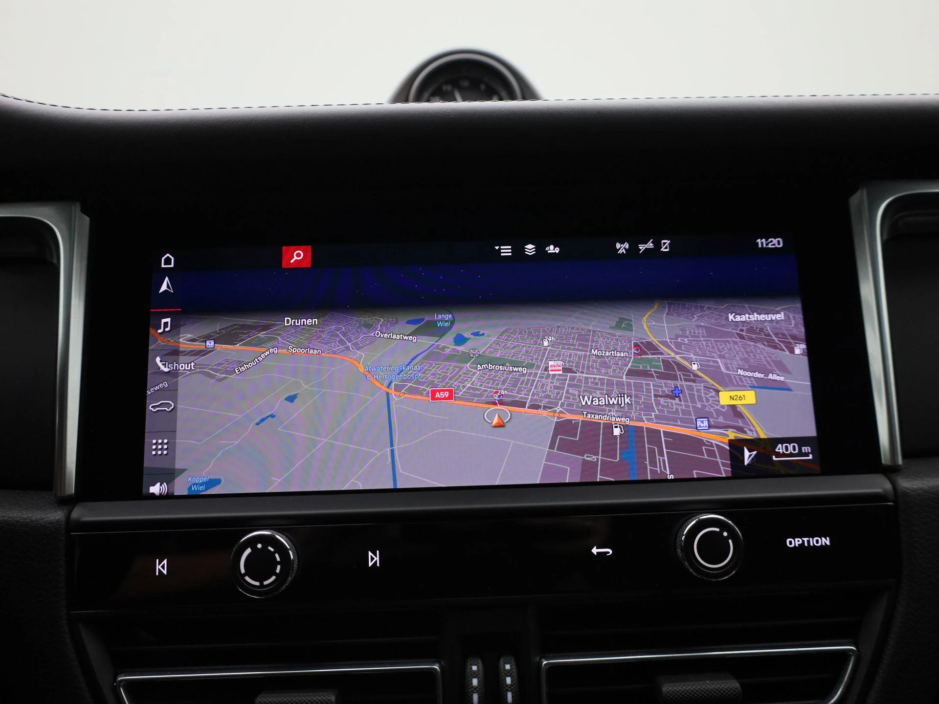 Porsche-Macan-image-16