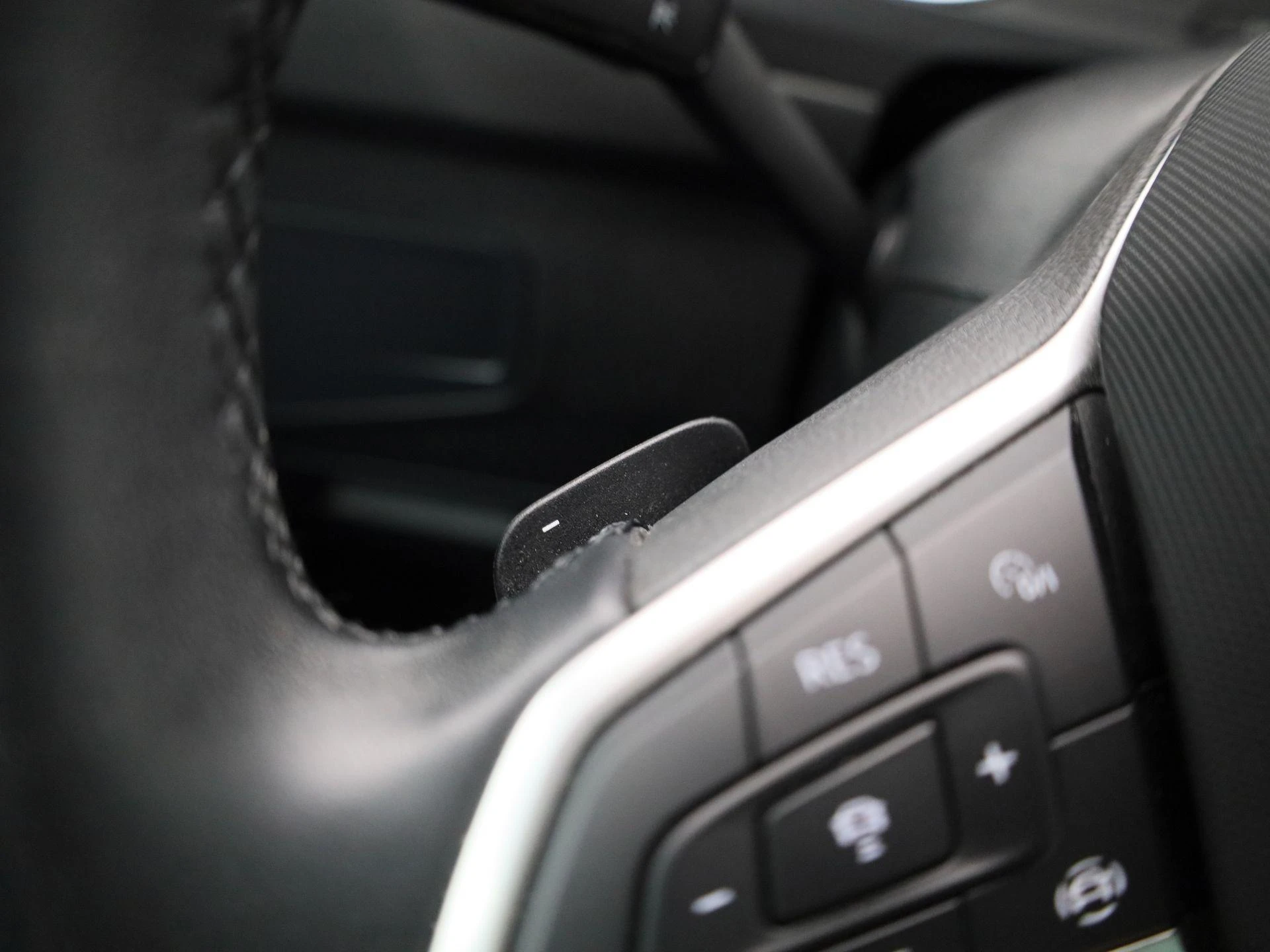 Volkswagen-Tiguan-image-30