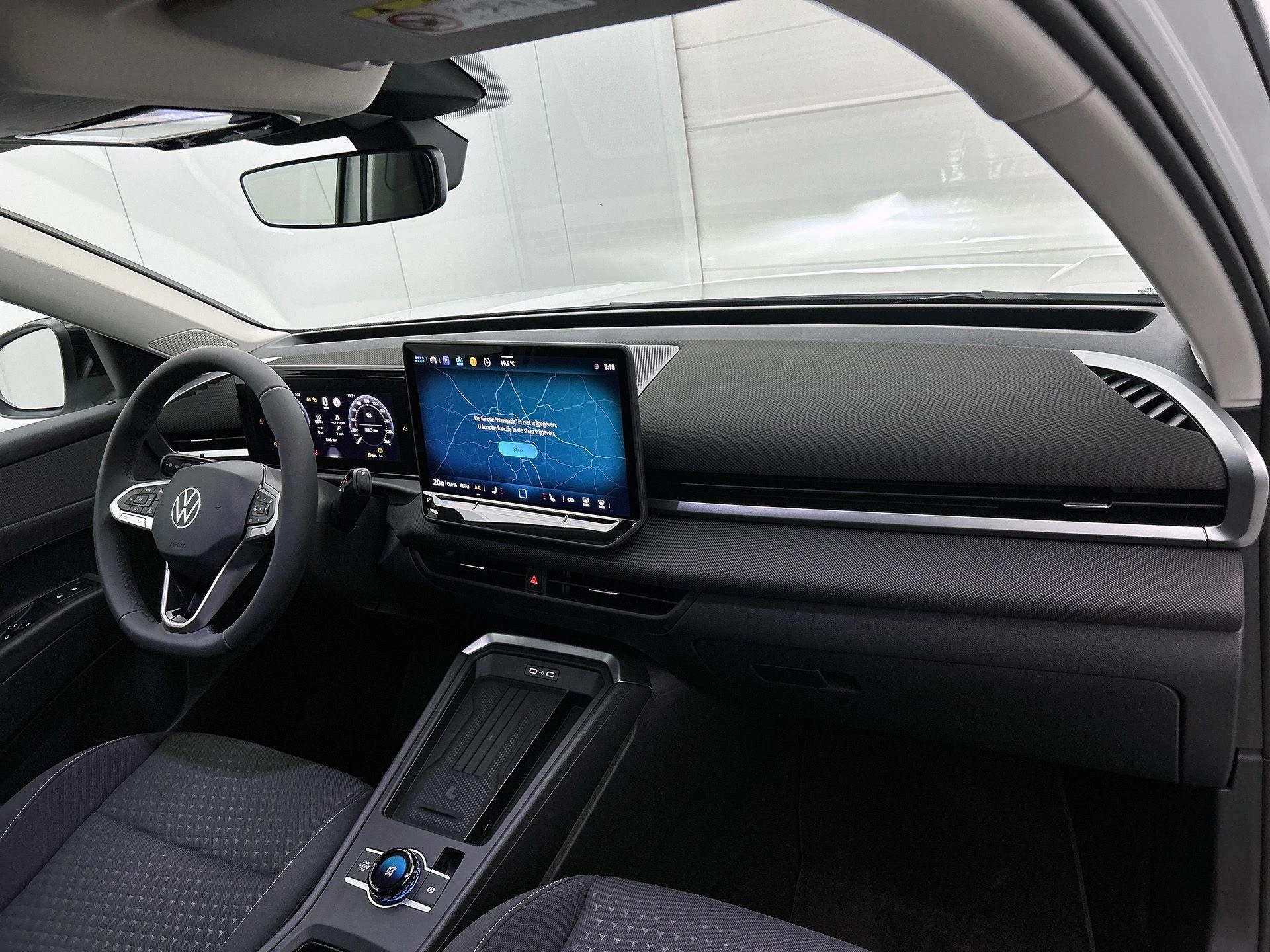 Volkswagen-T-Roc-image-15