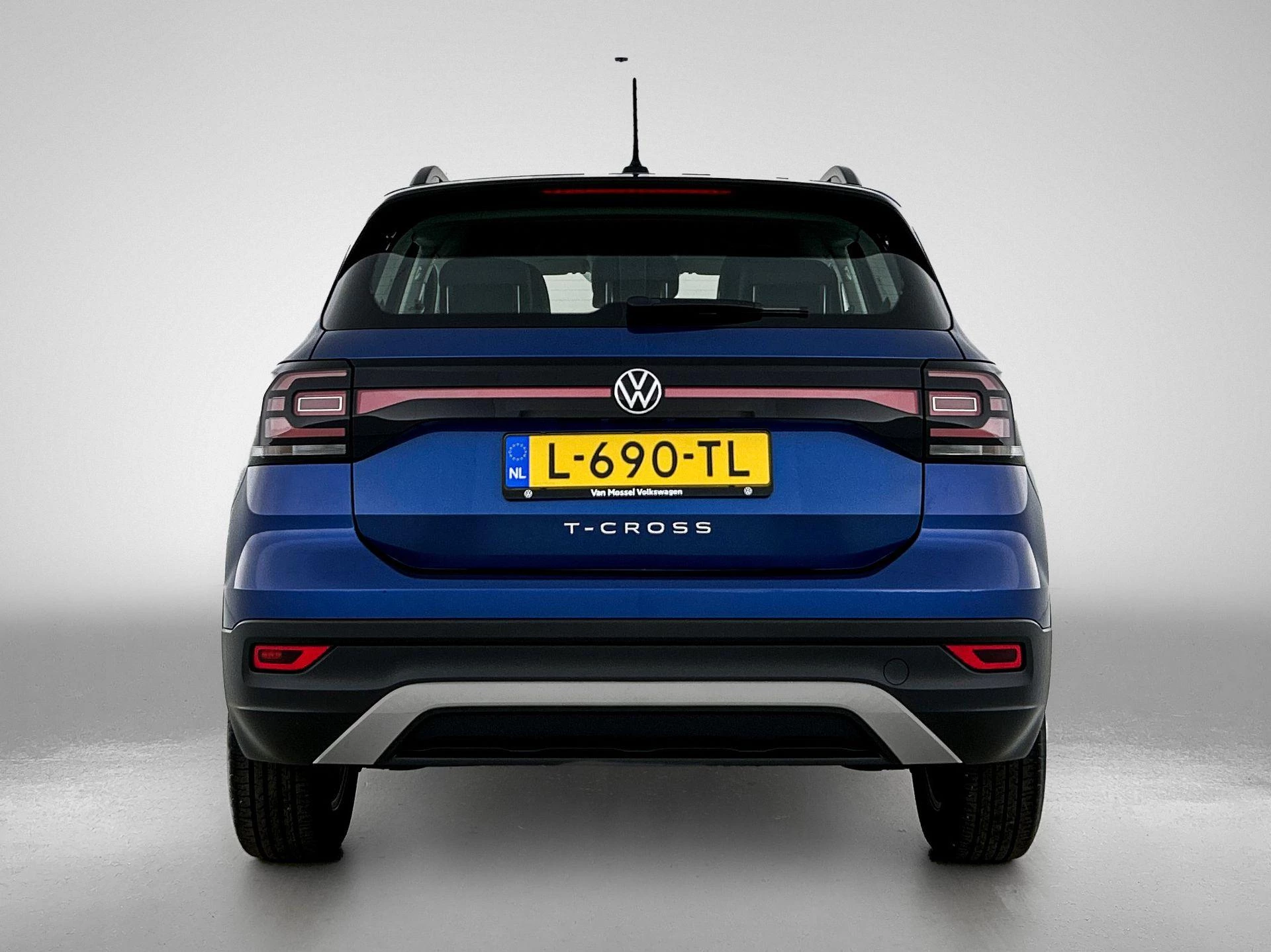 Volkswagen-T-Cross-image-2